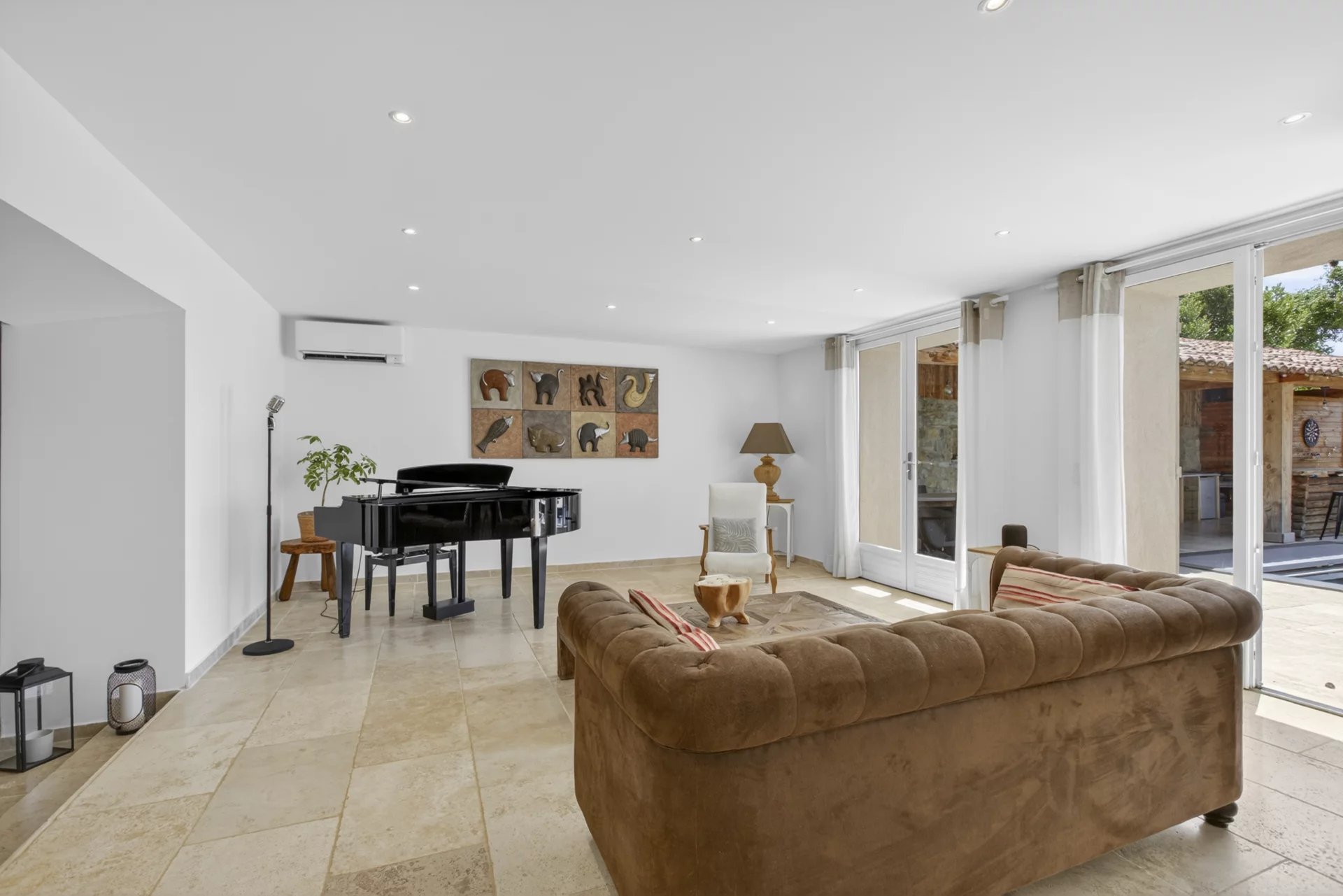Renovated stone house with independent apartment walking distance to the village – Montauroux