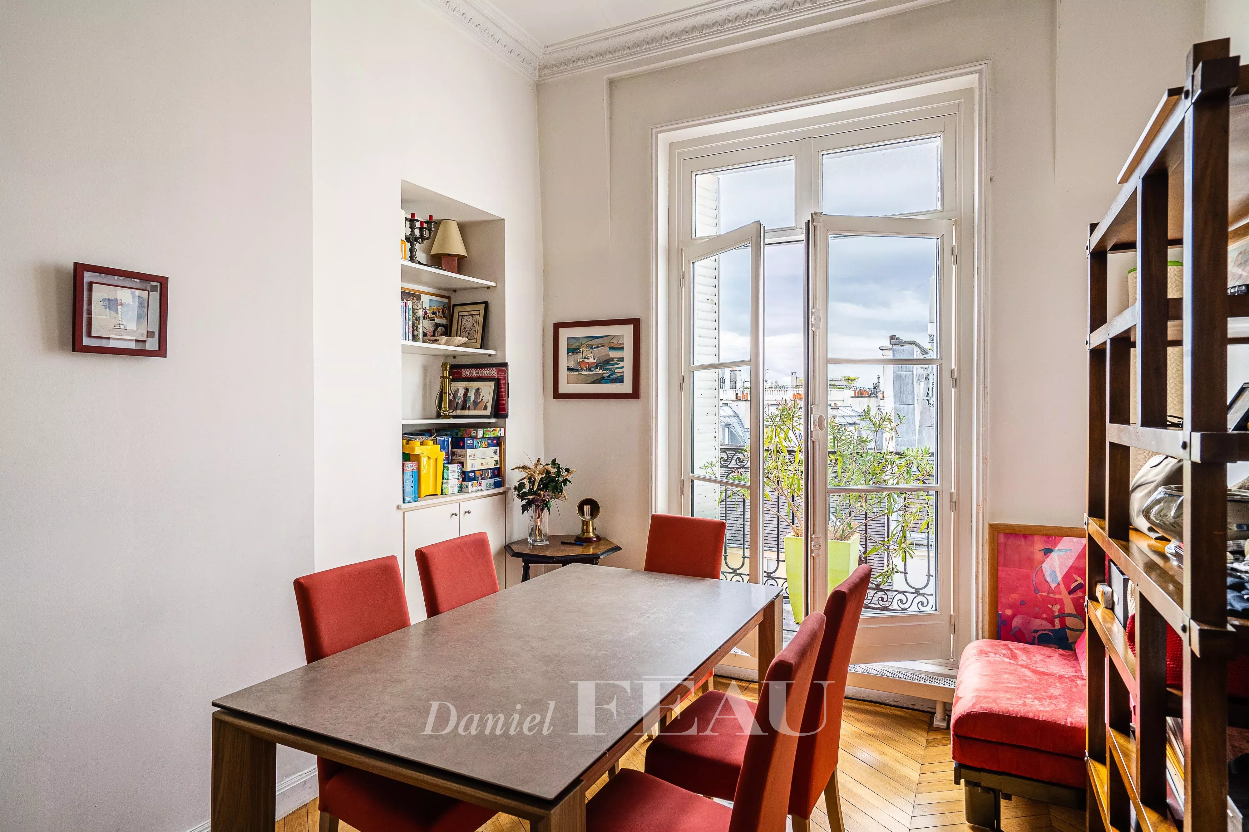 Salle à manger ou troisième chambre.
