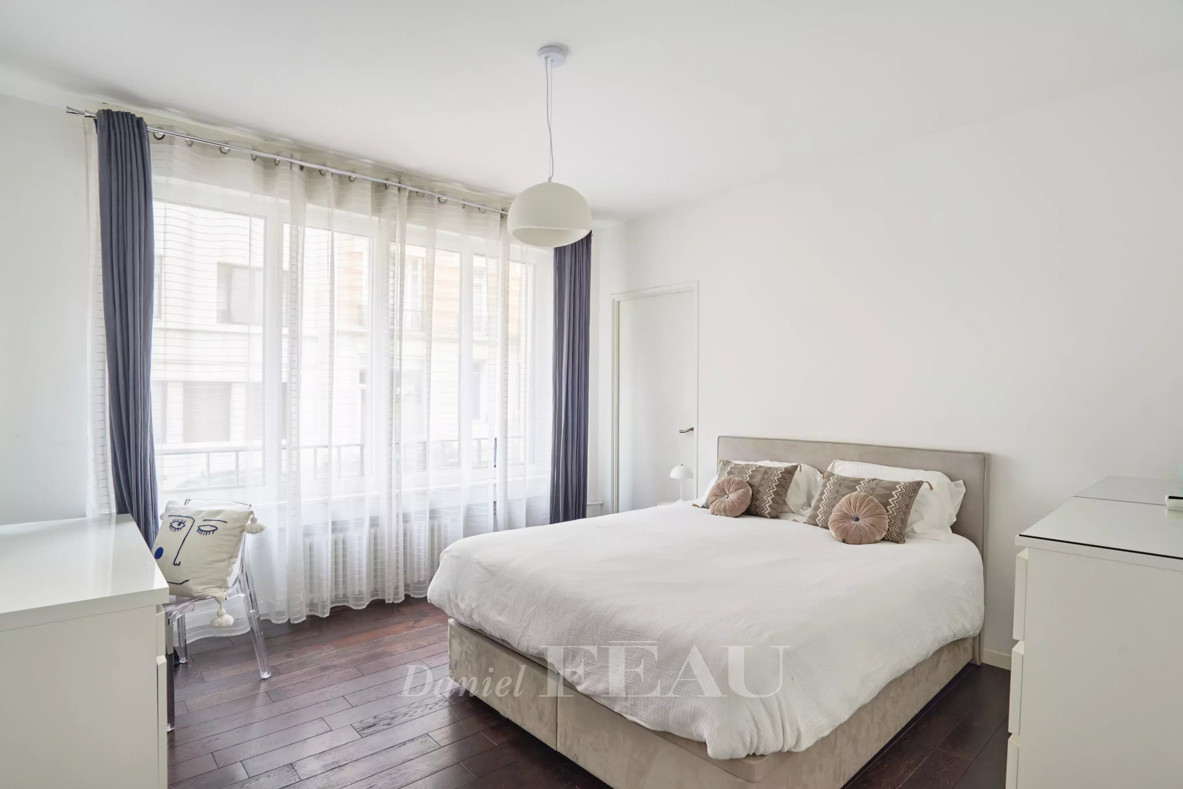 Sale Apartment Paris 16th