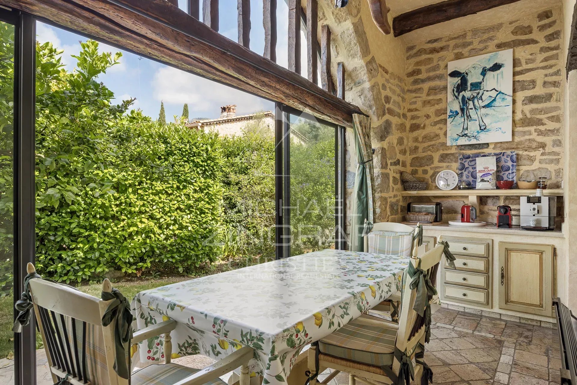 6 Bedroom Villa/Townhouse's Image 7