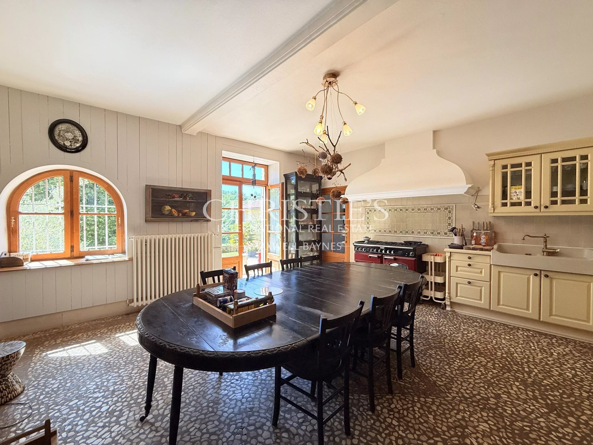 9 Bedroom Villa/Townhouse's Image 10
