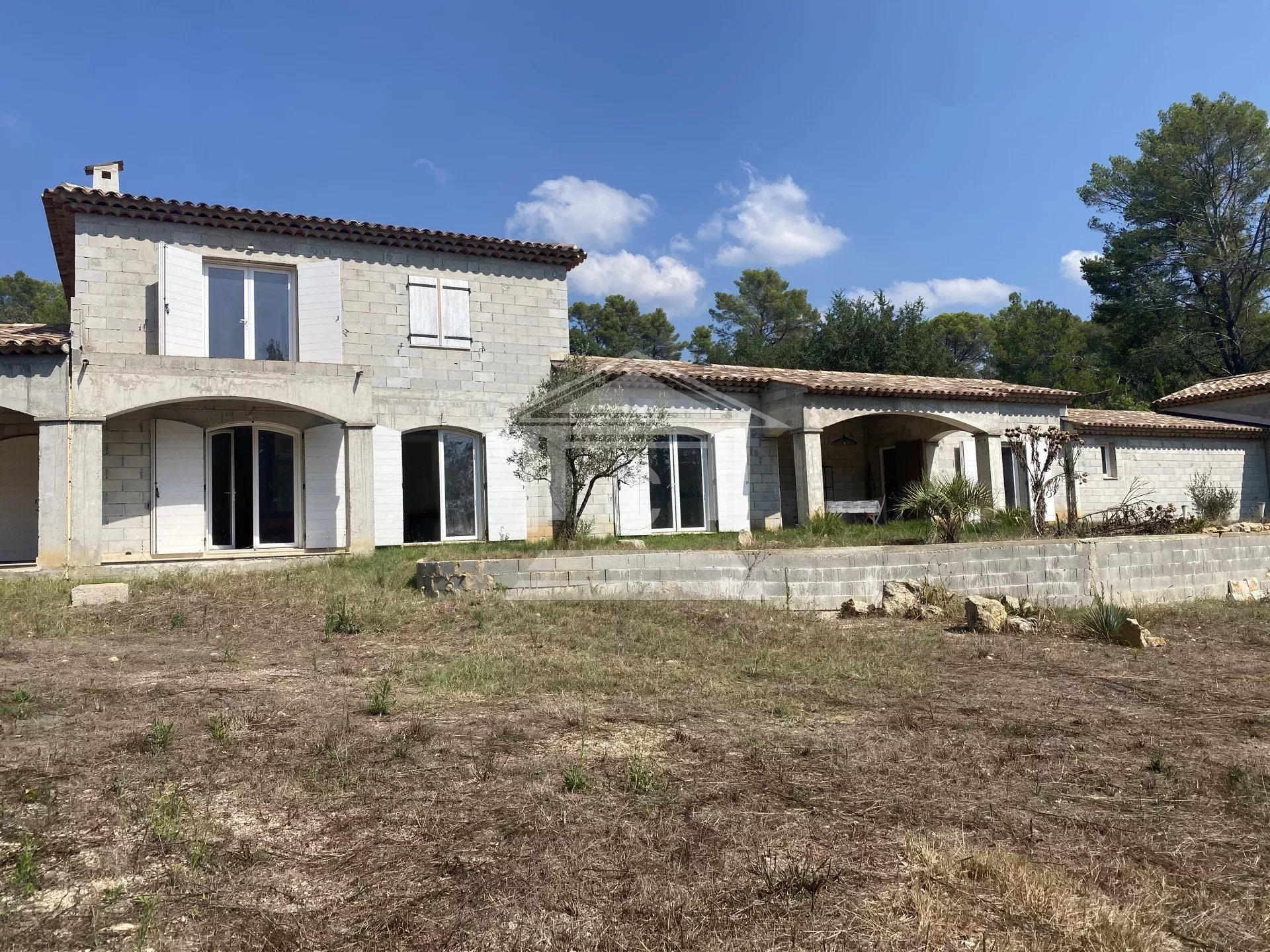 VILLA PROVENCALE NEUVE A TERMINER