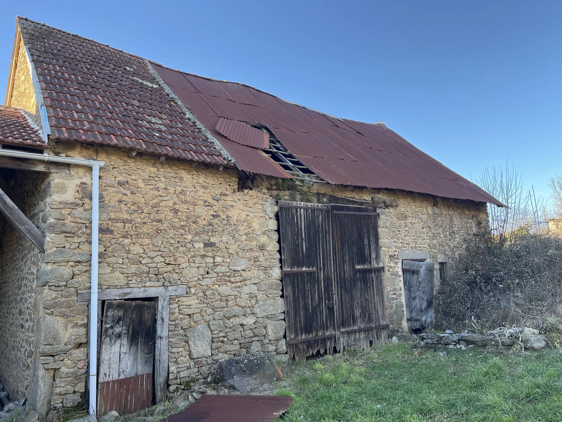 Farmhouse to renovate - Between Guéret and Jarnages