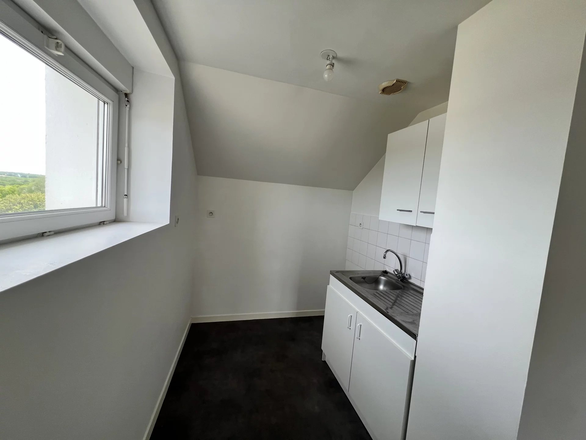 Appartement T2 en plein bourg - Photo 3