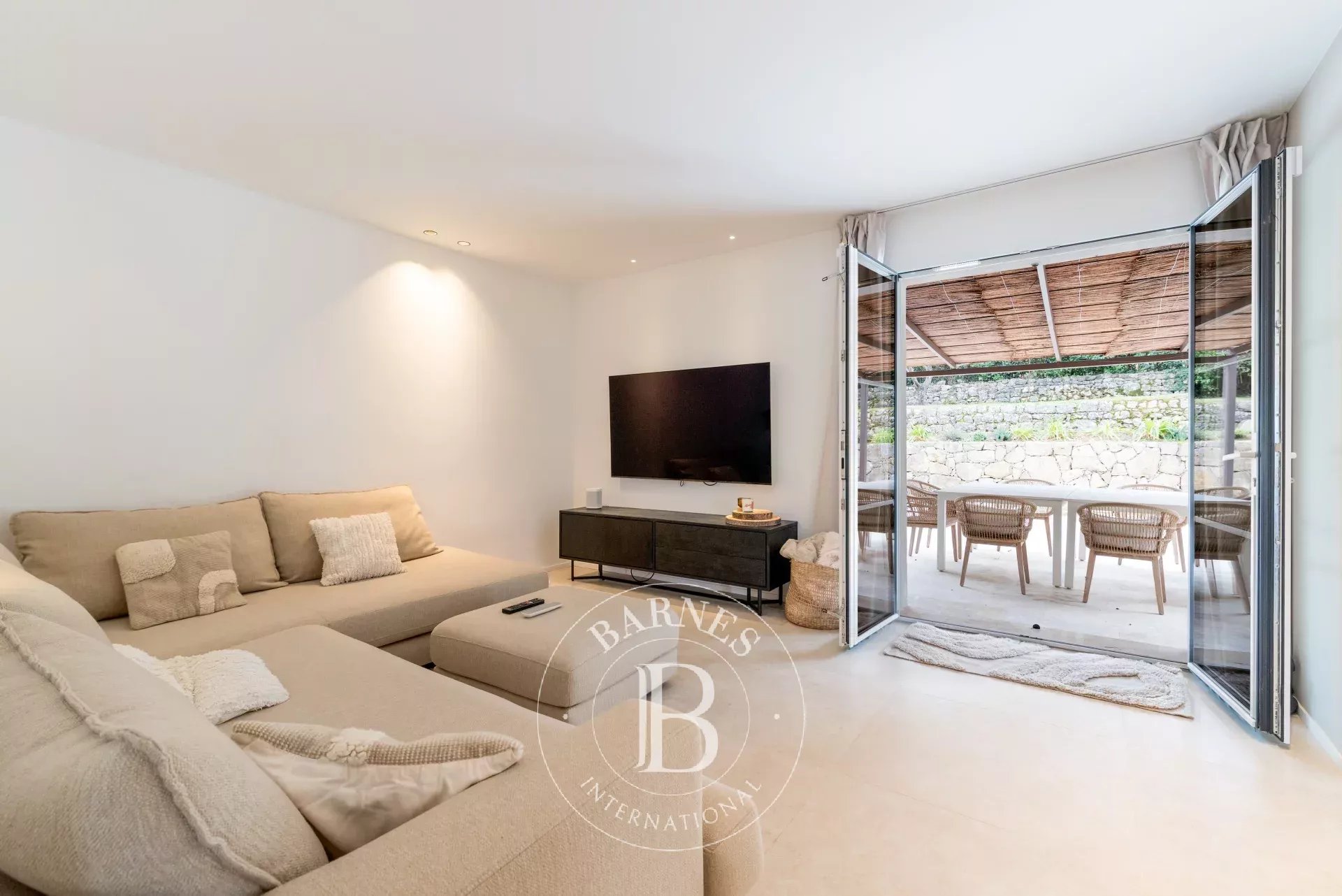 Le Rouret - Magnificent renovated family property in a quiet location - Panoramic hills view - picture 11