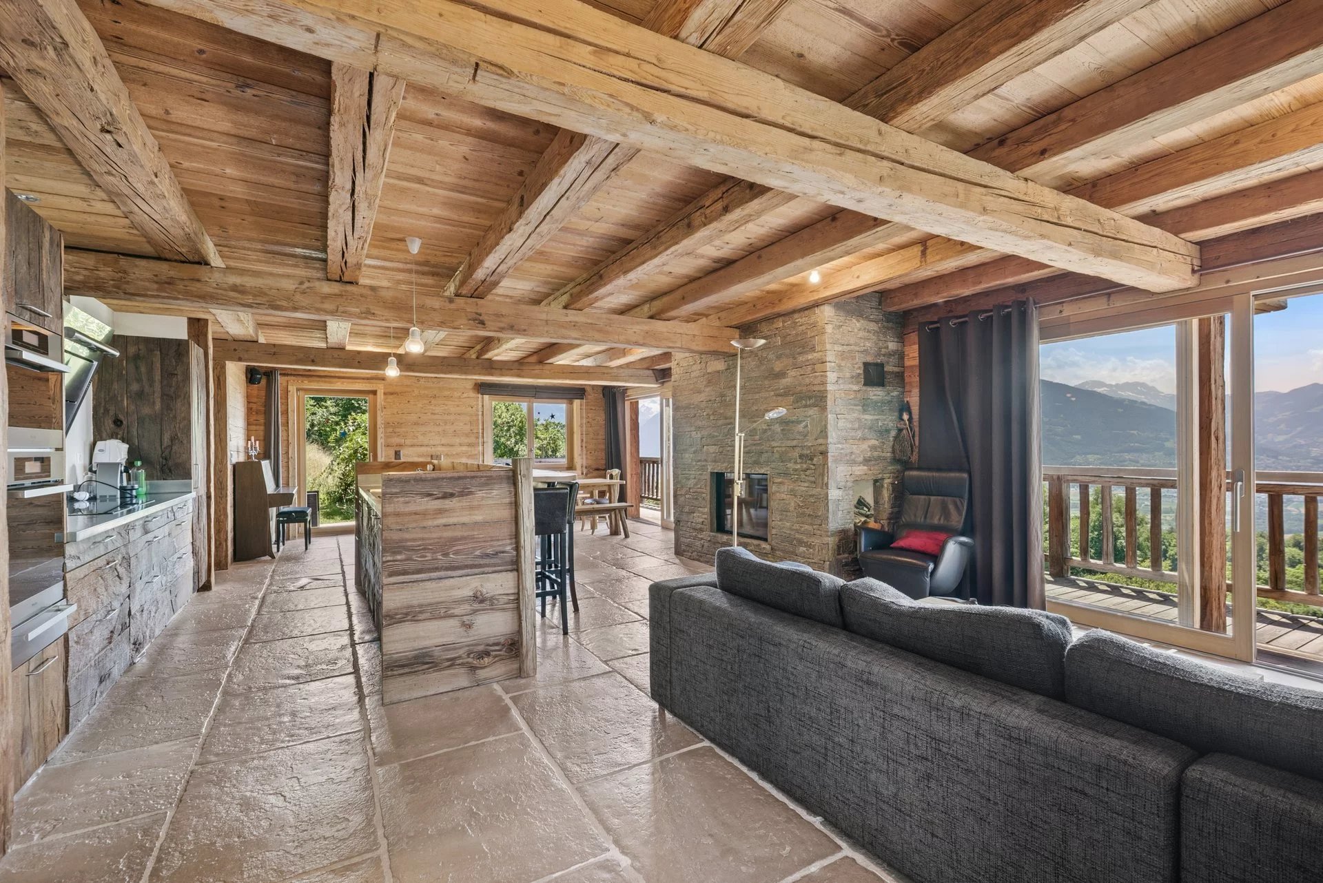 Chalet de charme avec vue panoramique sur les Dents du Midi
