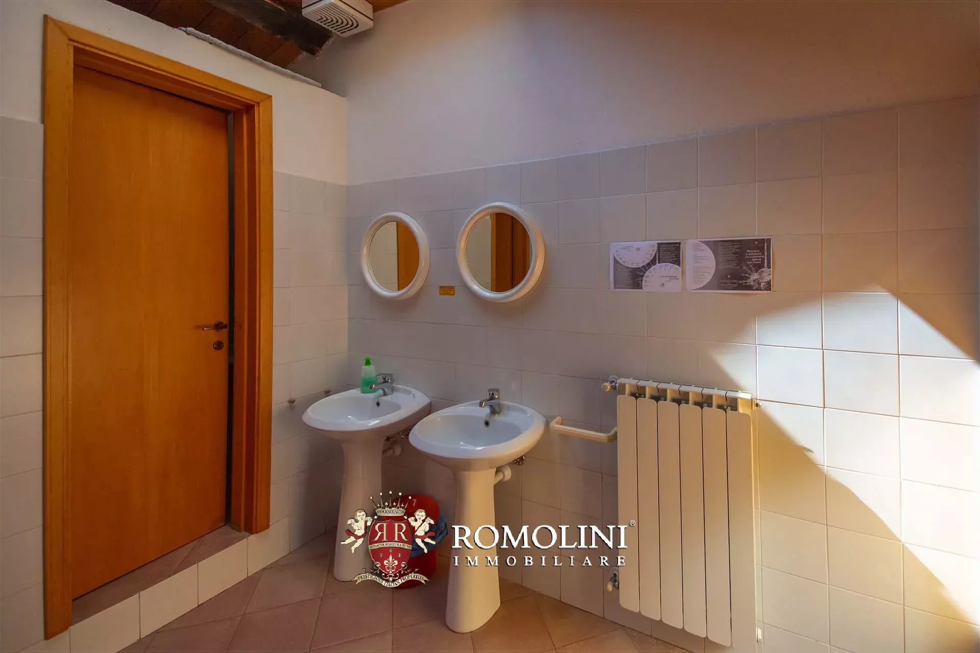 10 Bedroom Villa/Townhouse's Image 41