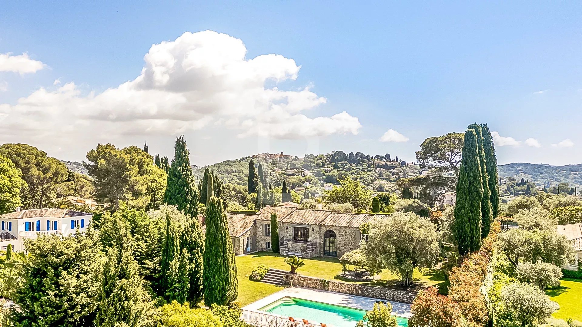 A vendre à Mougins, magnifique Mas Provençal