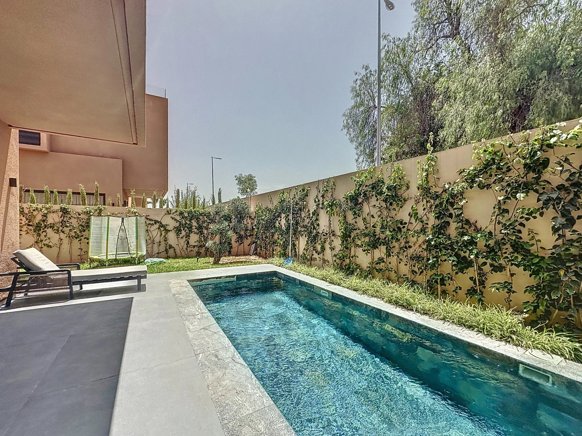 VILLA CONTEMPORAINE D’EXCEPTION A VENDRE – MARRAKECH