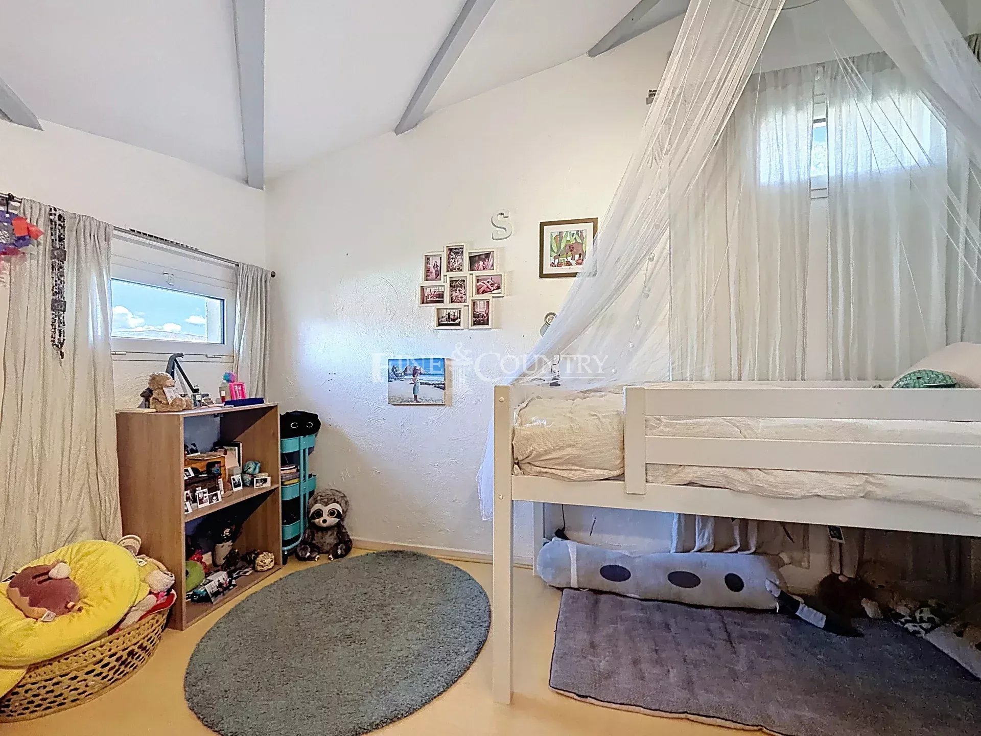Photo of Villa for sale Valbonne in private domaine