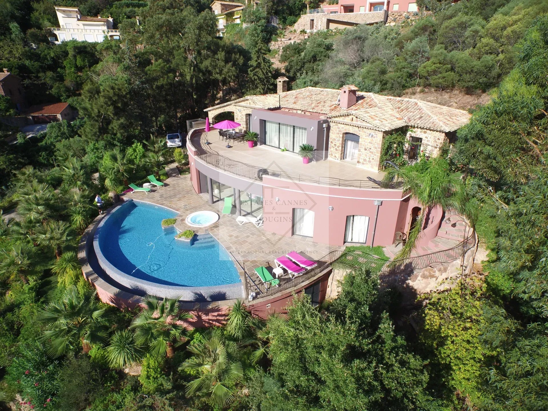 VILLA THÉOULE SUR MER — photo 2
