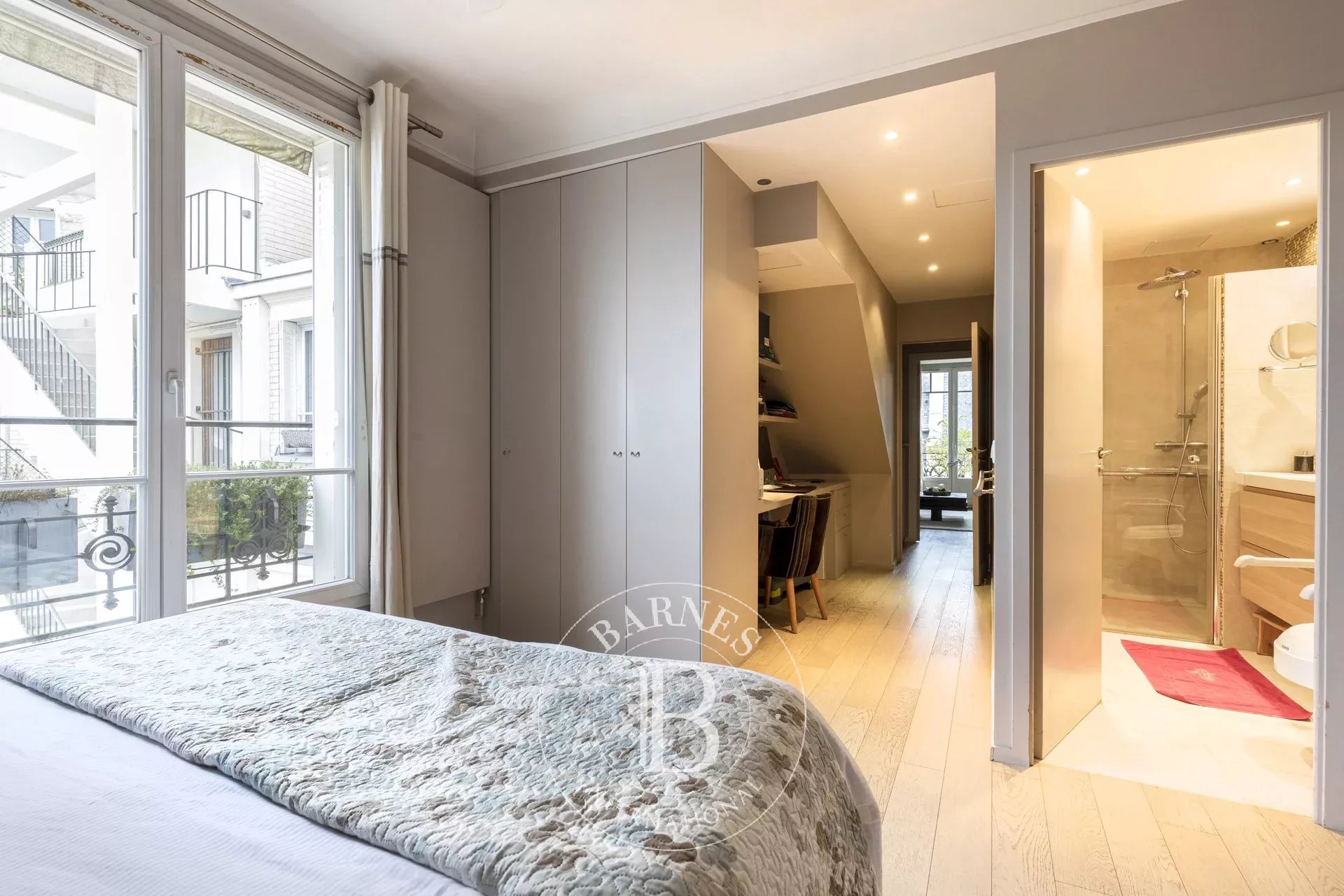 Neuilly - Argenson - Top floor - 4-5 bedroom apartment - Period charm - picture 10