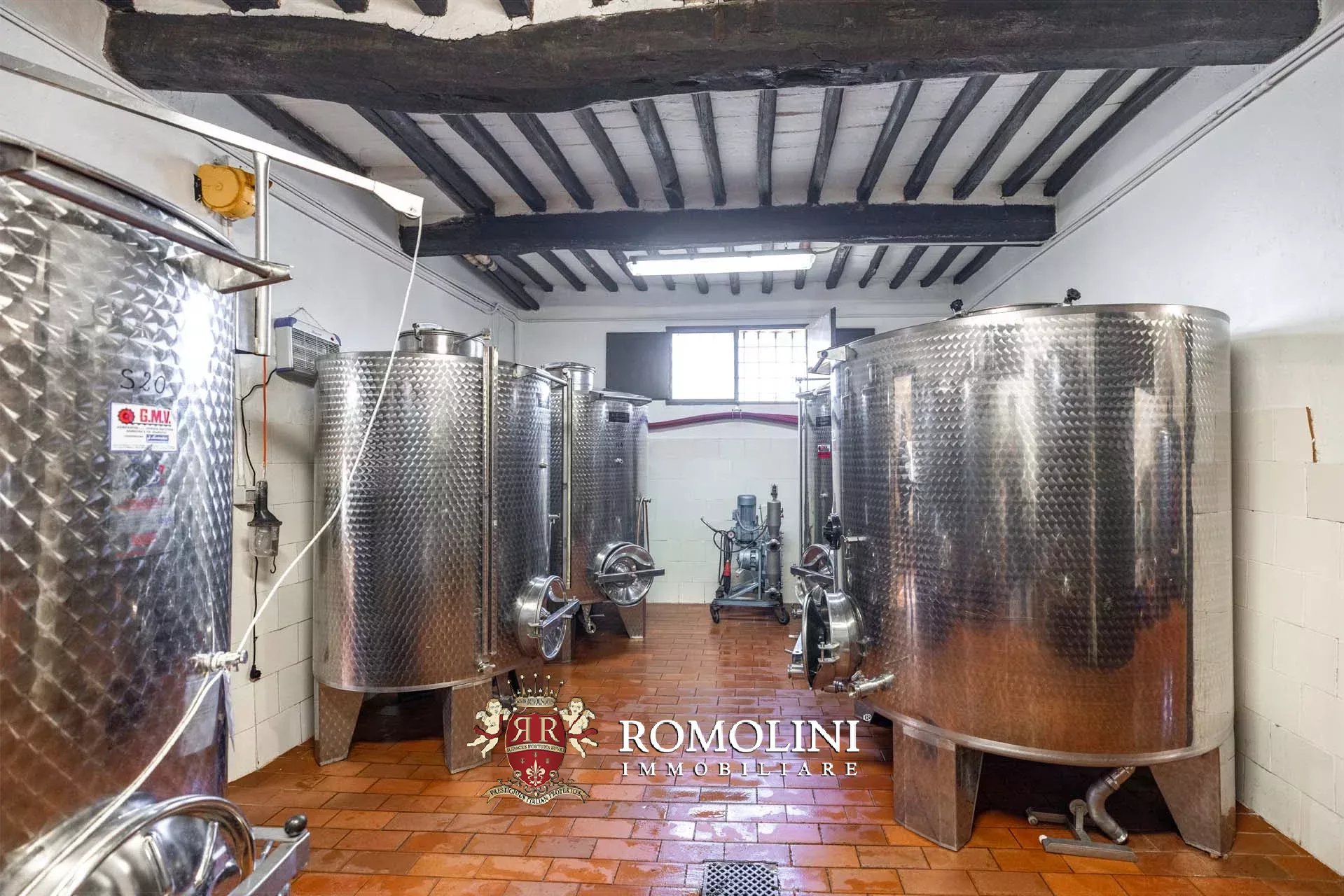 5 Bedroom Vineyard's Image 68
