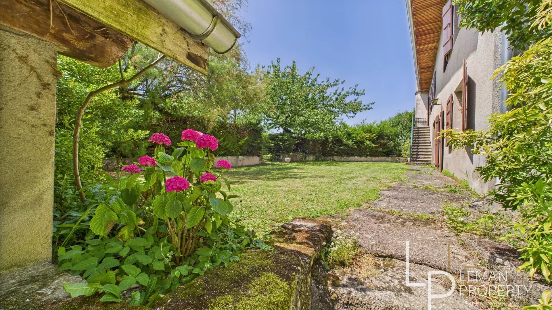 maison de 190 m2 comprenant 10 pièces