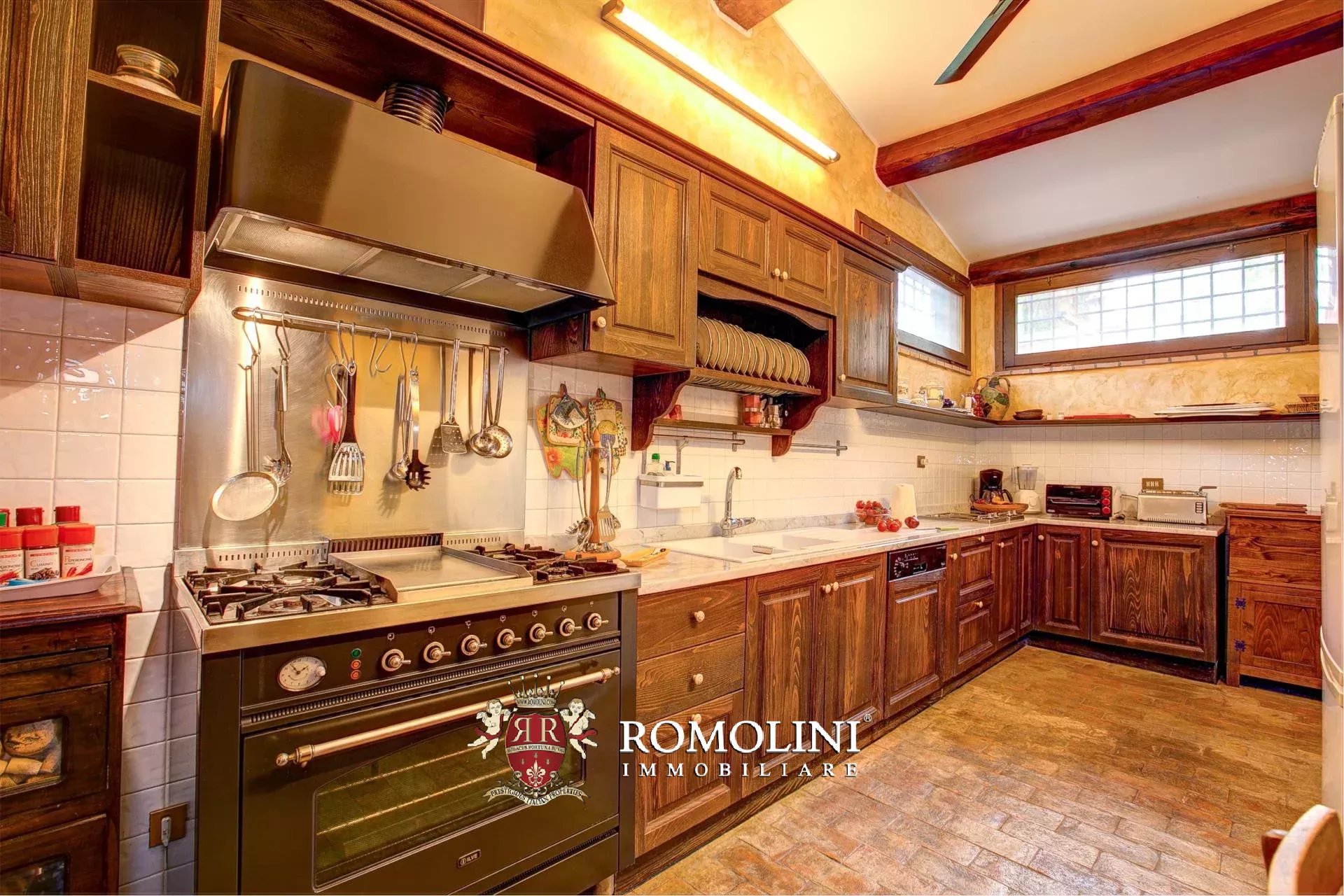 5 Bedroom Villa/Townhouse's Image 24