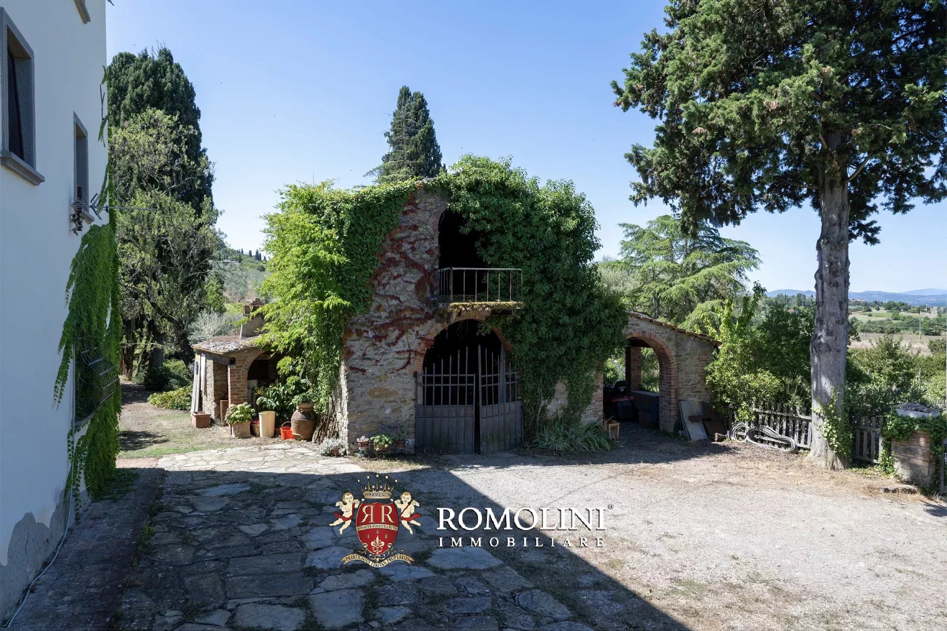 8 Bedroom Villa/Townhouse's Image 29