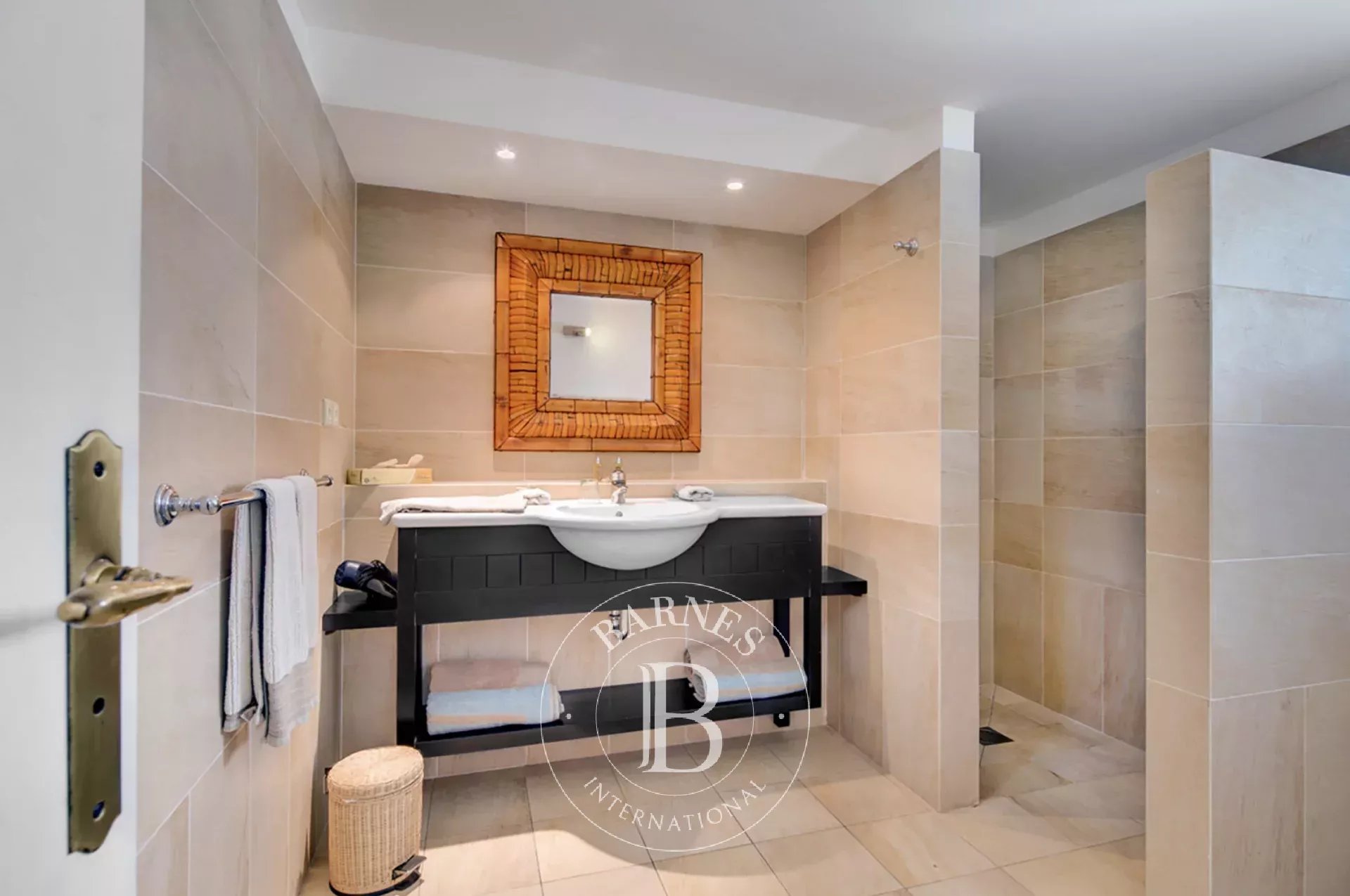 Petit Cul-de-Sac  - Villa 7 Chambres - picture 11