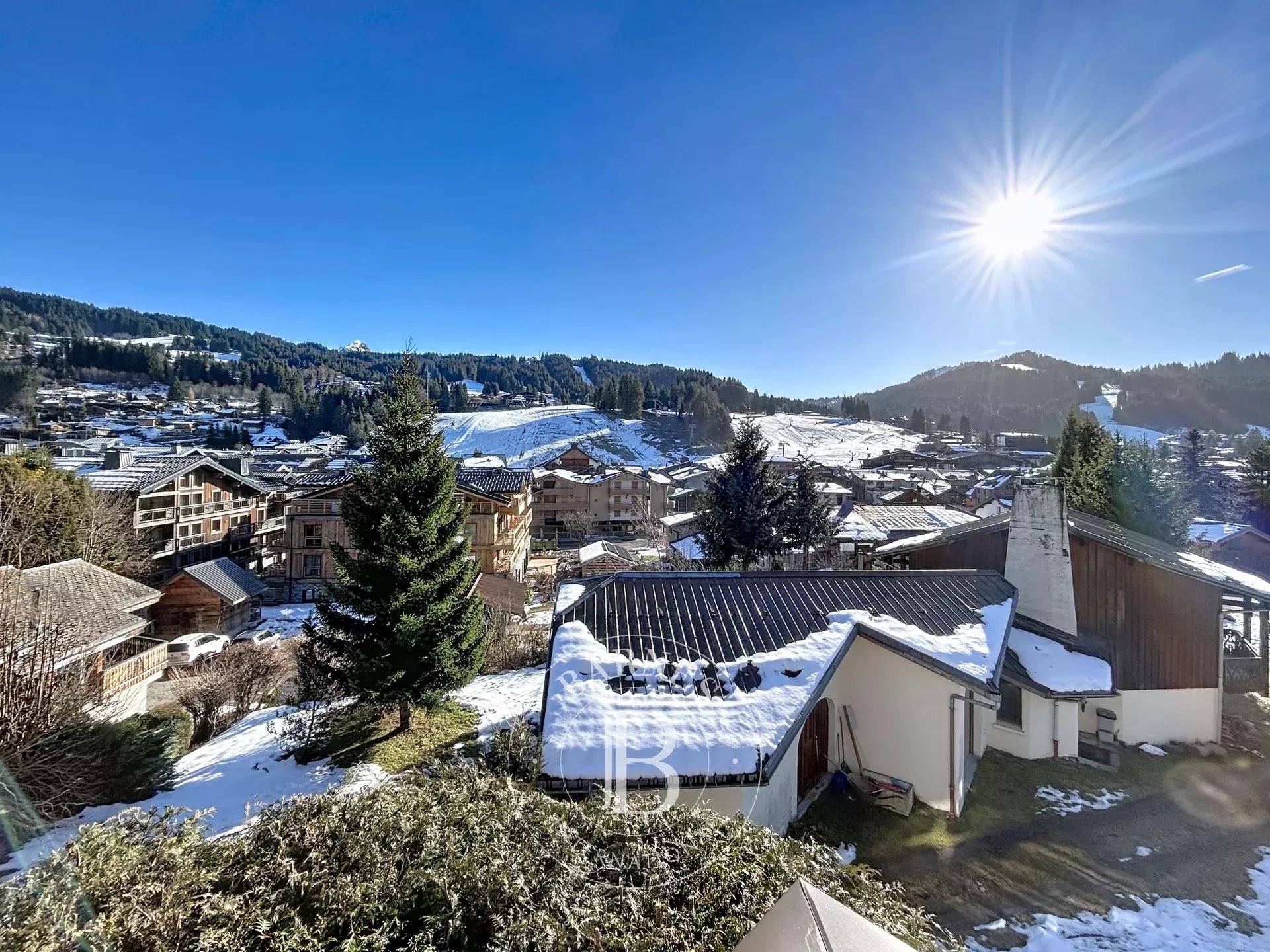 Photo of Les Gets - Unique chalet of 167 sqm with panoramic views in the village center – 4 bedrooms