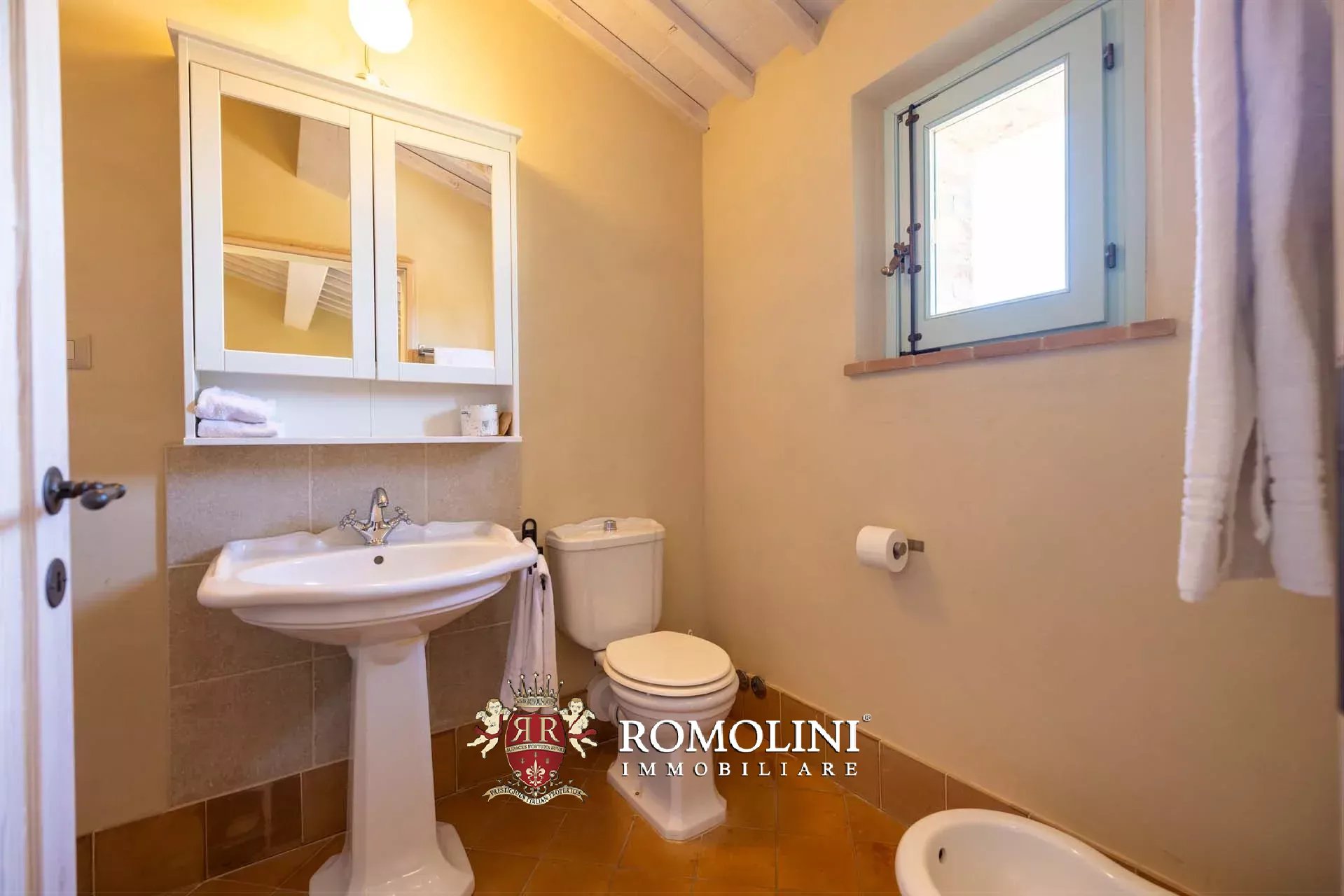 LUXUSANLAGE MIT 19 WOHNUNGEN IN DER TOSKANA, VAL D'ORCIA