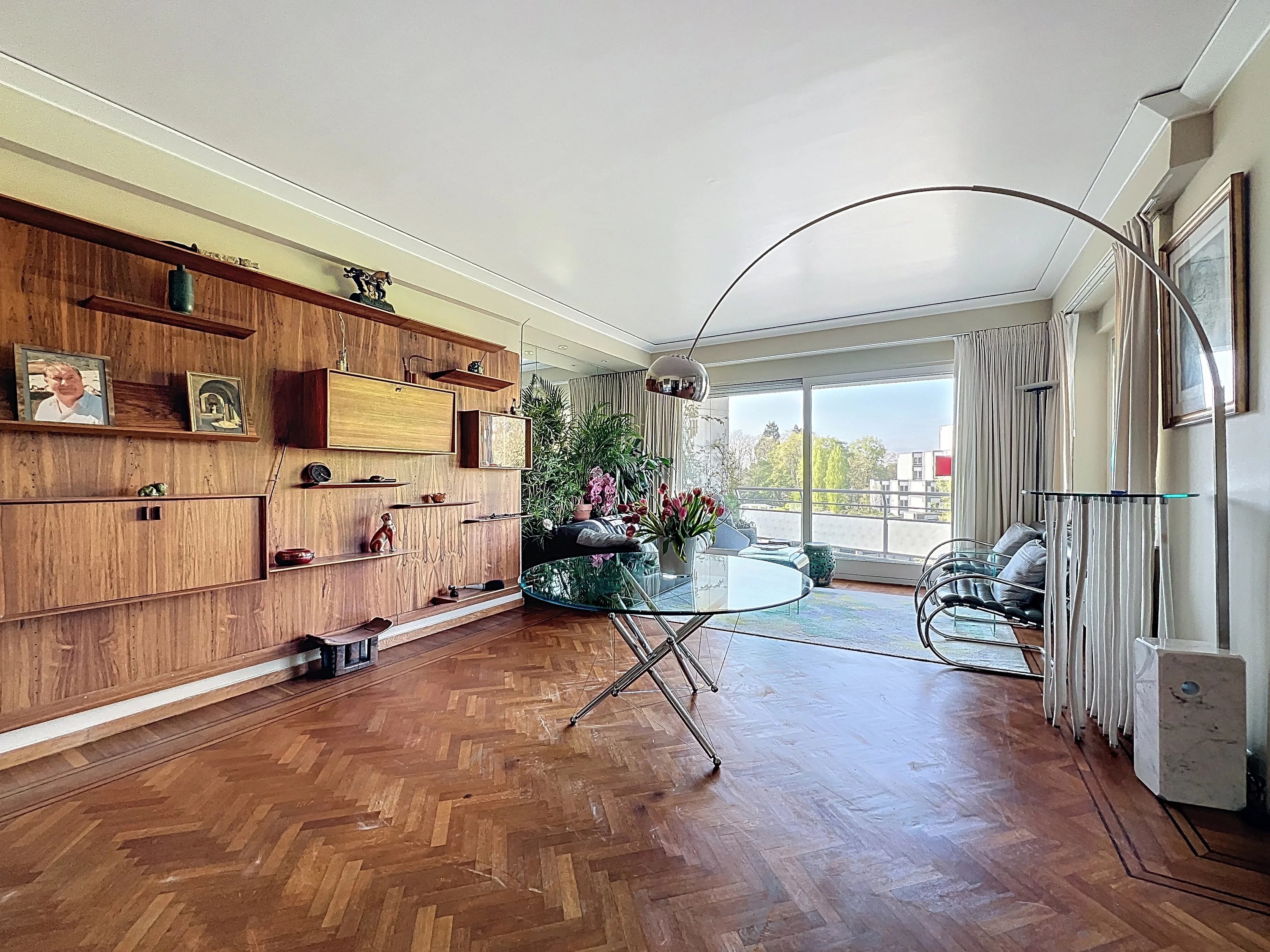 Mooi appartement met terrassen en parking