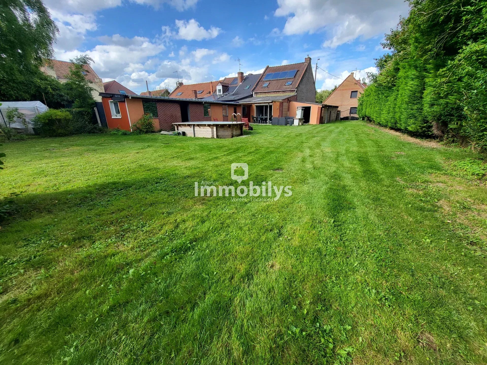 Charmante maison semi-individuelle