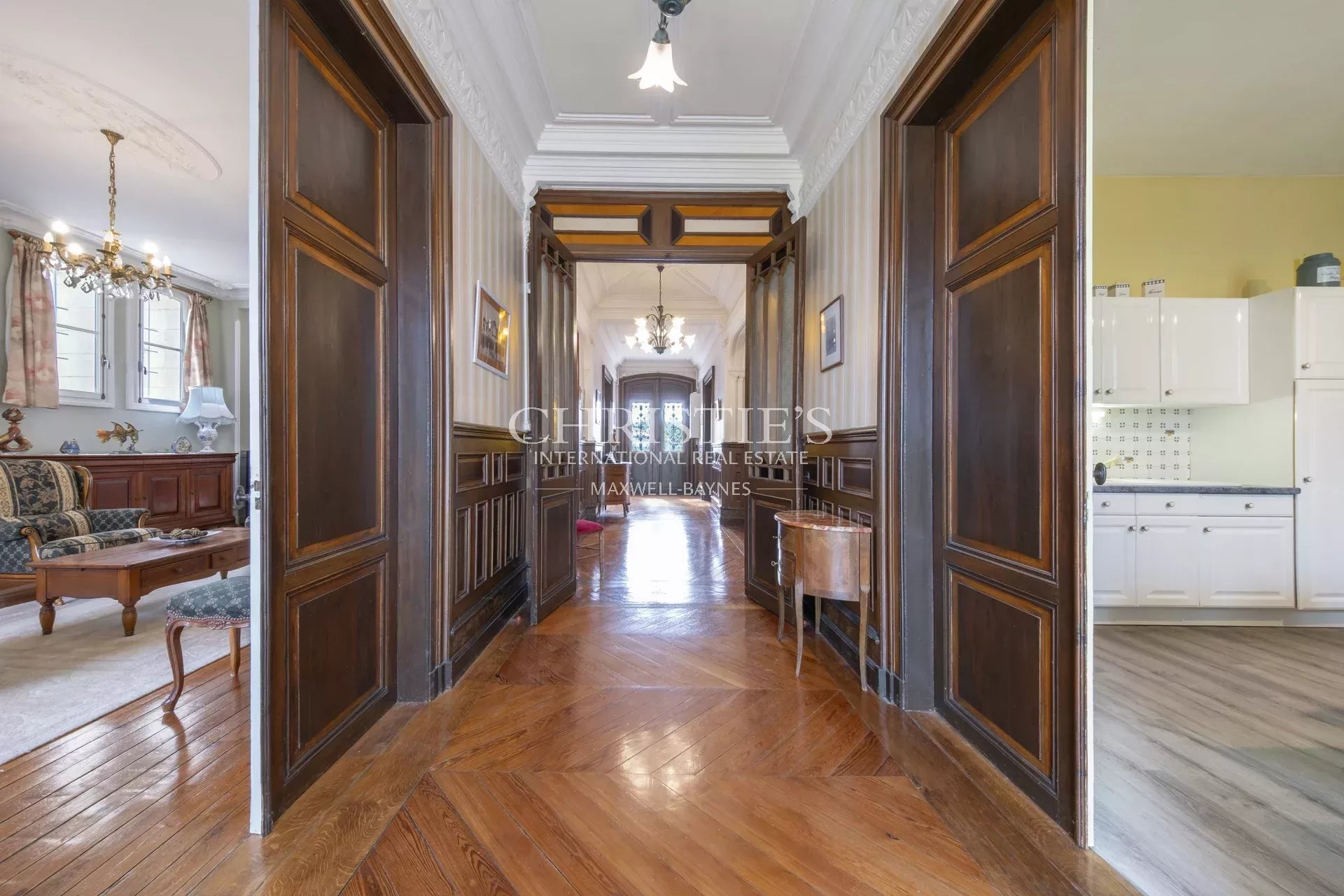 6 Bedroom Villa/Townhouse's Image 8