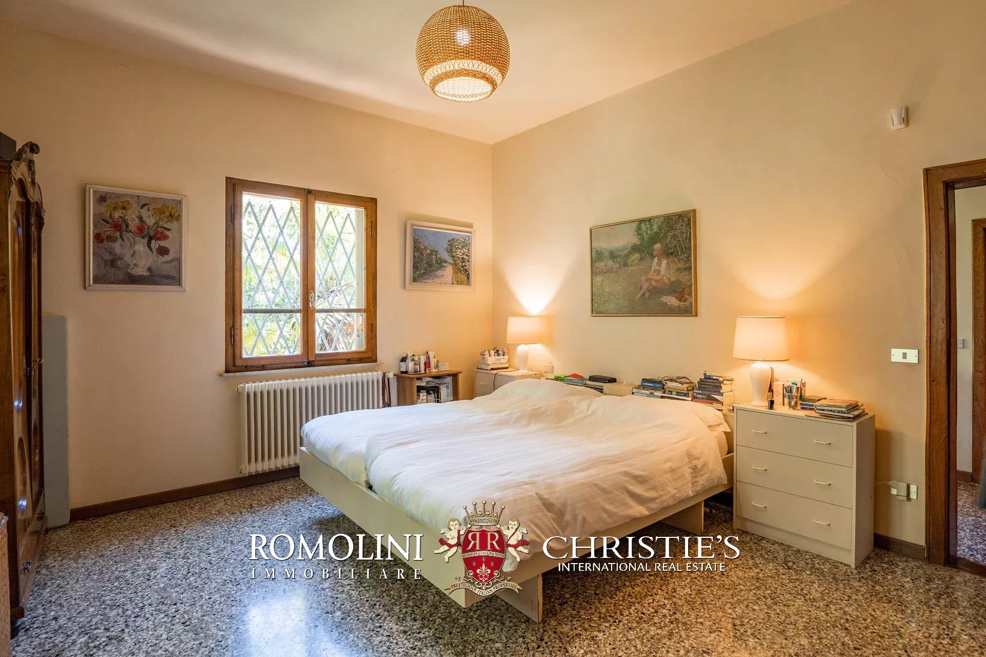 8 Bedroom Villa/Townhouse's Image 87