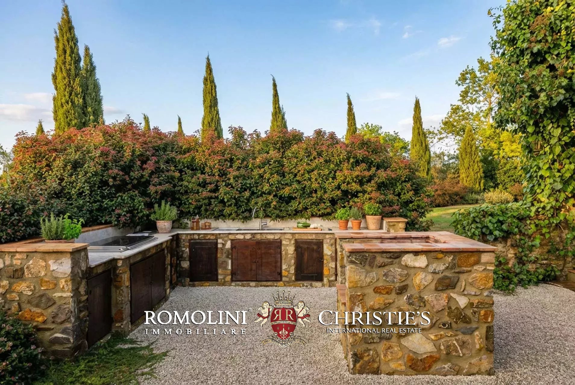 5 Bedroom Villa/Townhouse's Image 3