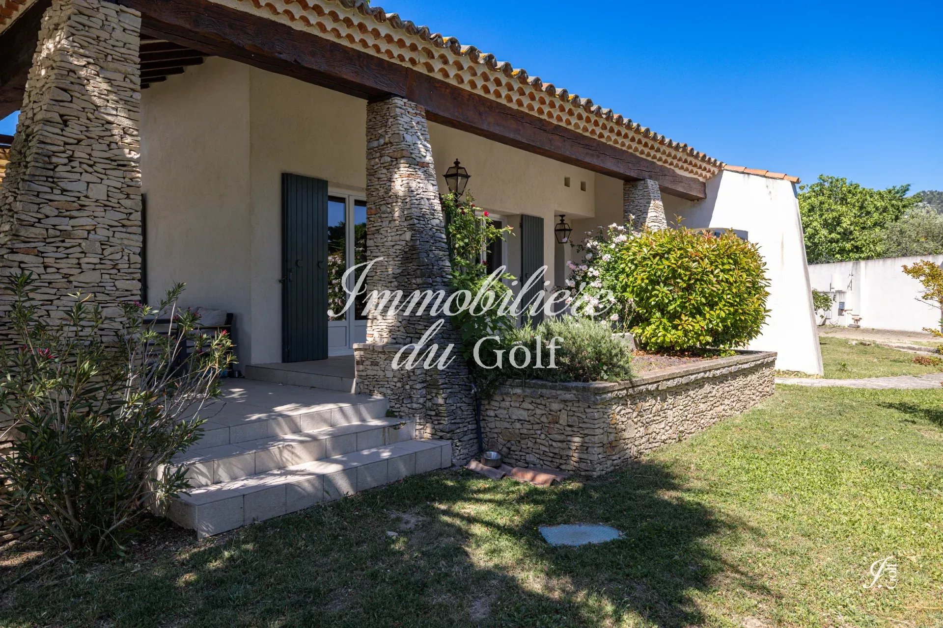LA SERENITY - Villa T5 de 215m2 - Terrain de 1780m2 - Piscine - 13011