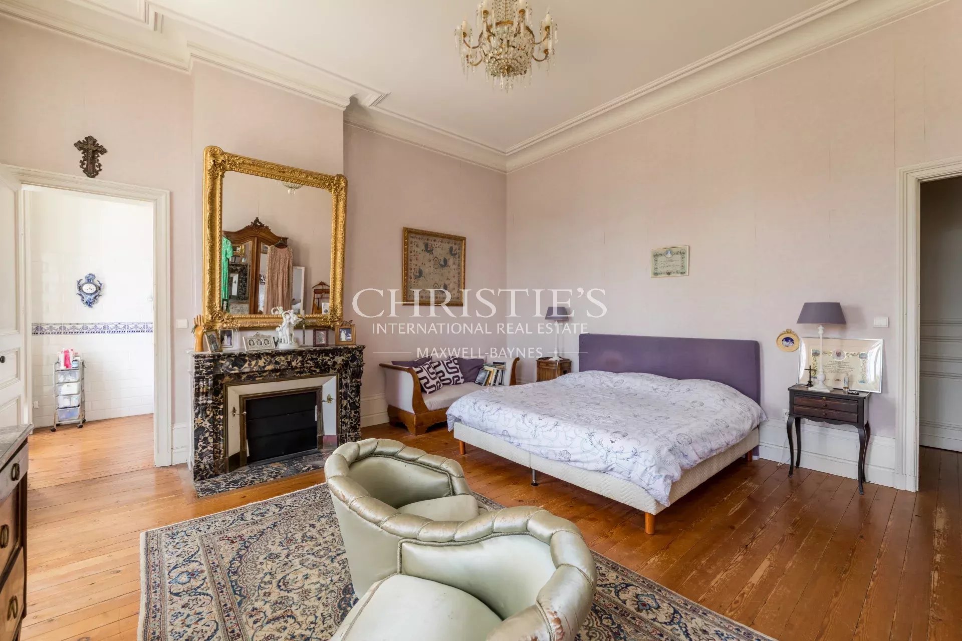 11 Bedroom Villa/Townhouse's Image 14