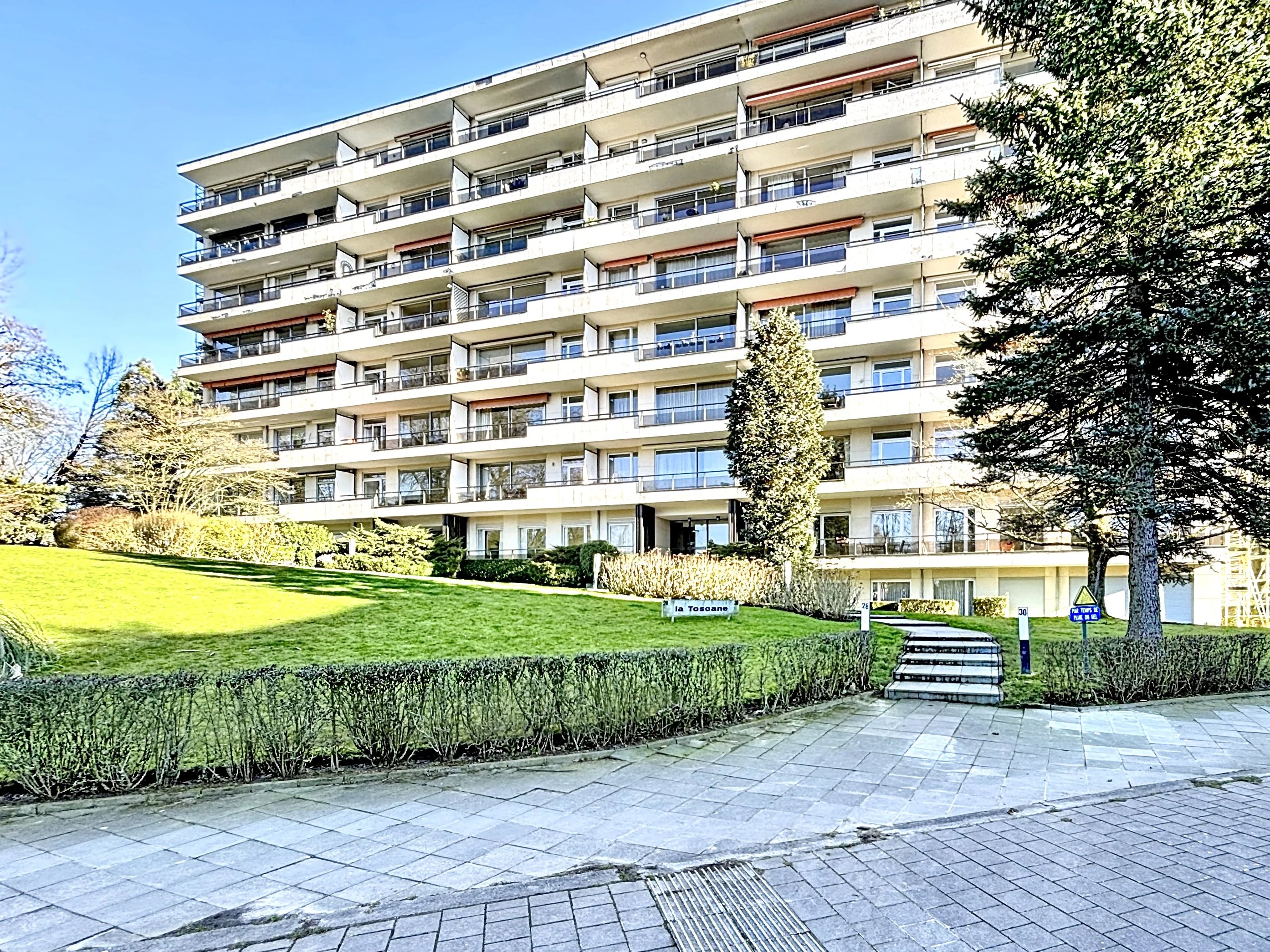 Appartement 3 chambres, terrasses, 2 garages