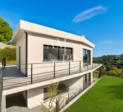 Contemporary Sea View Villa Vallauris | Modern Family Estate — photo 4 of 7