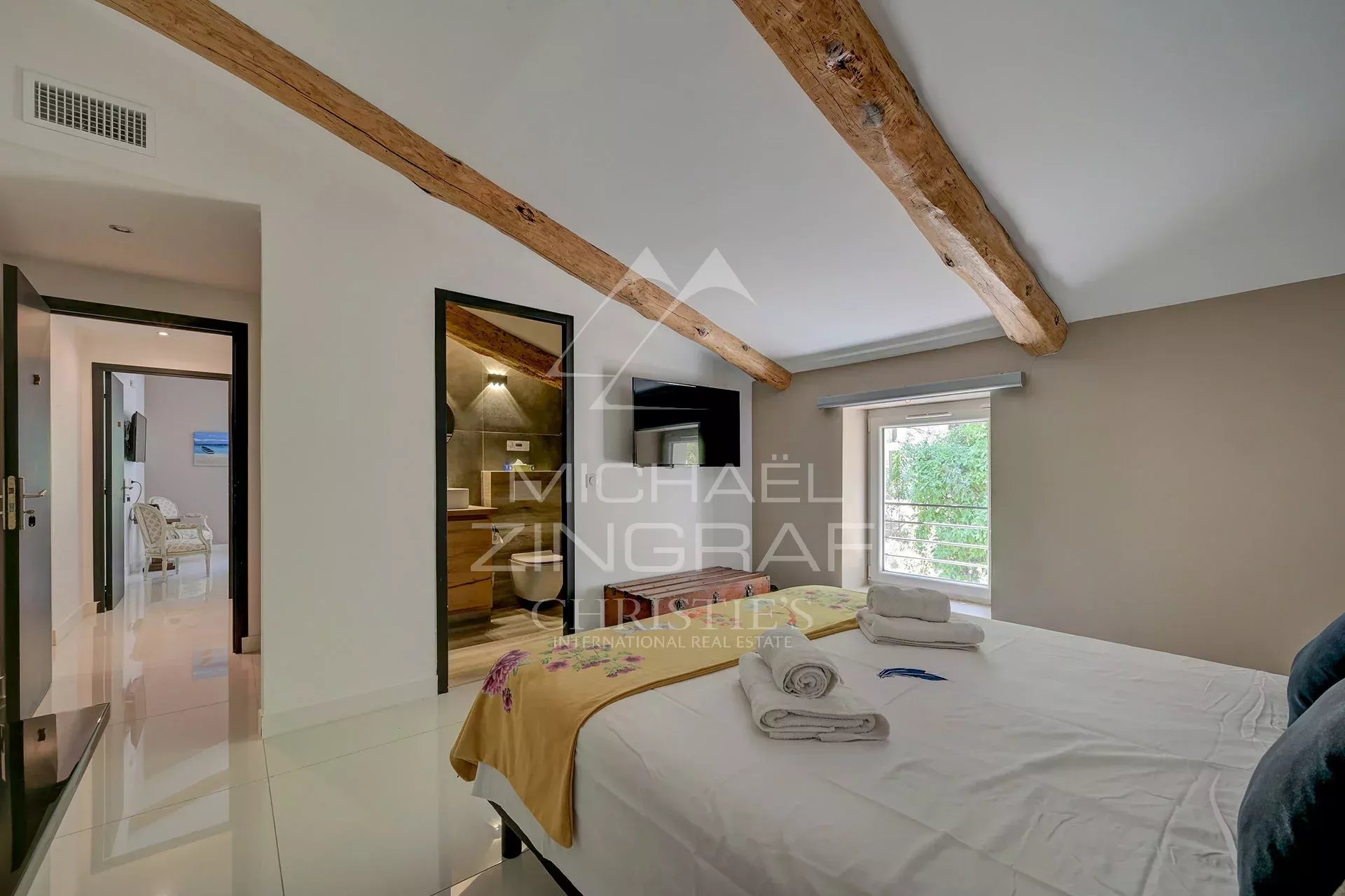 8 Bedroom Villa/Townhouse's Image 10