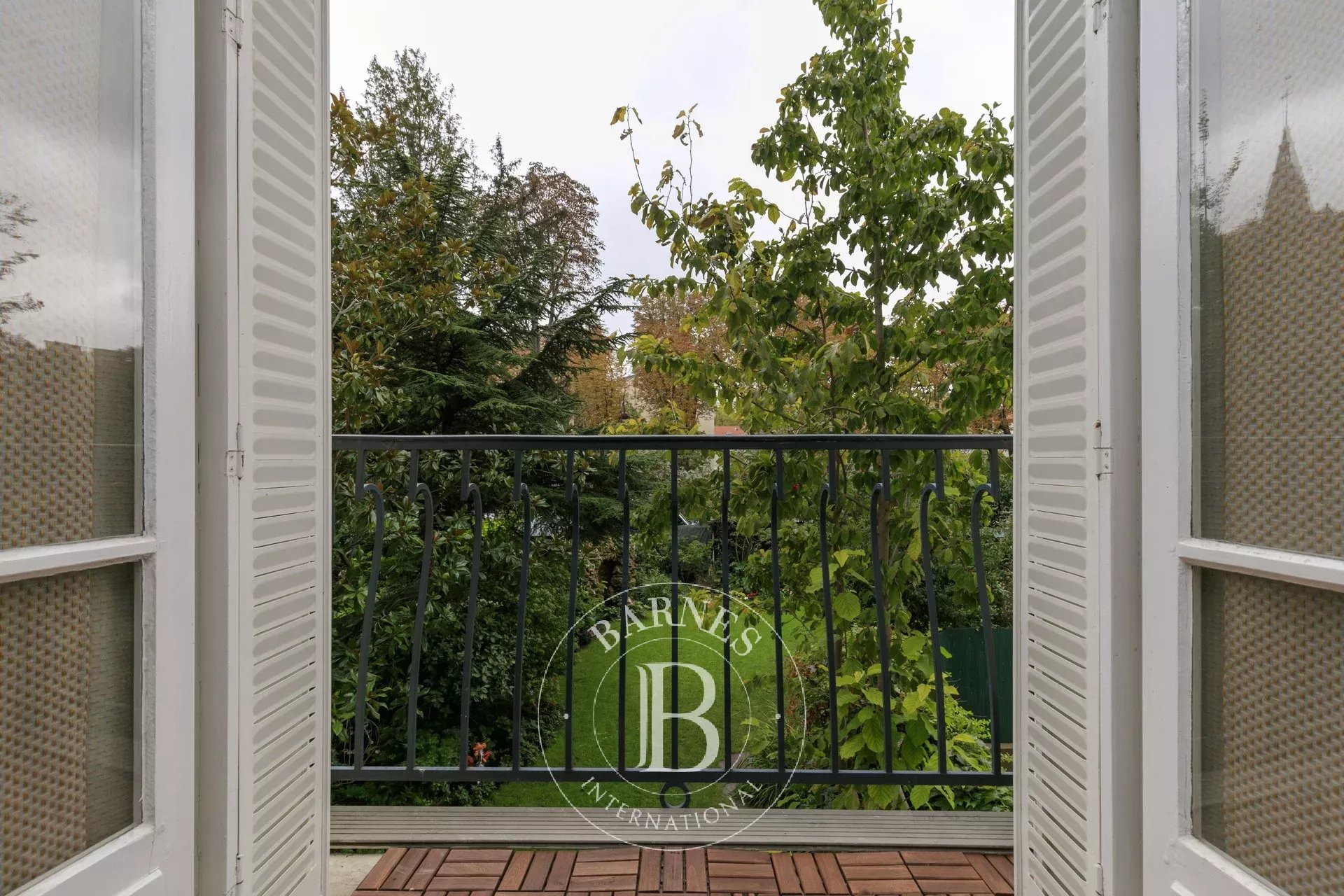 NEUILLY - MAIRIE MERMOZ - 3-BEDROOM APARTMENT - picture 5