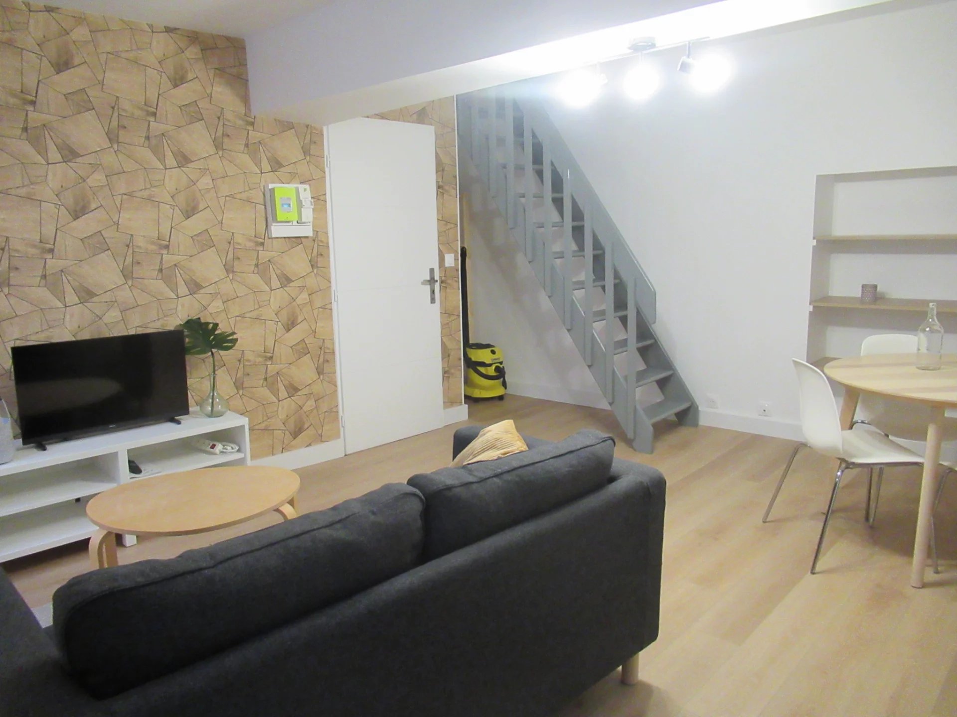 CASTELNAUDARY CENTRE VILLE APPARTEMENT DE TYPE 2 EN DUPLEX M