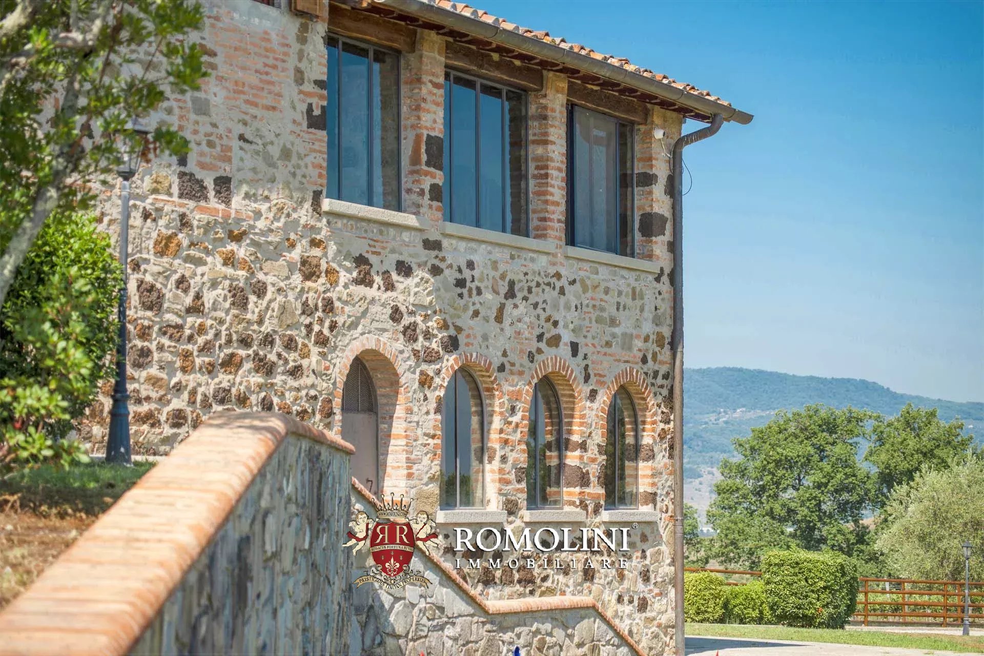 4 Bedroom Vineyard's Image 7