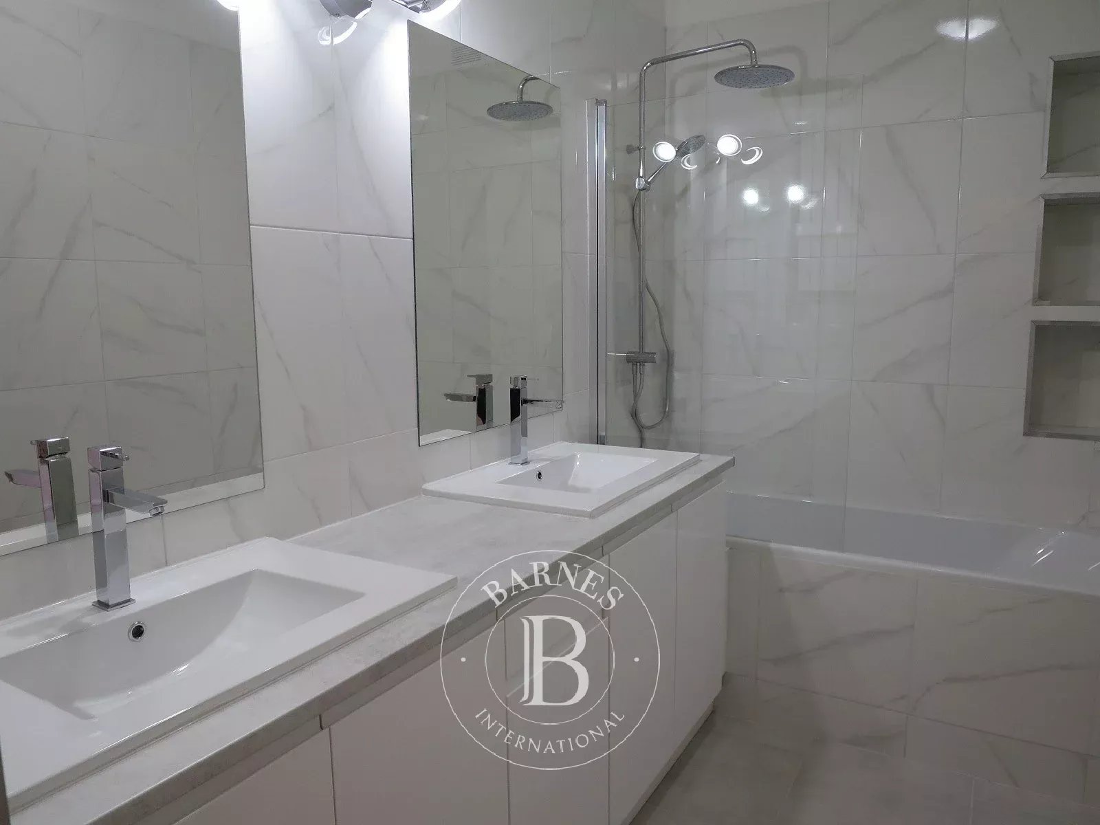 Neuilly-sur-Seine  - Piso 6 Cuartos 3 Habitaciones - picture 8