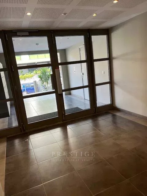 Juan les pins  2 pièces  terrasse & garage