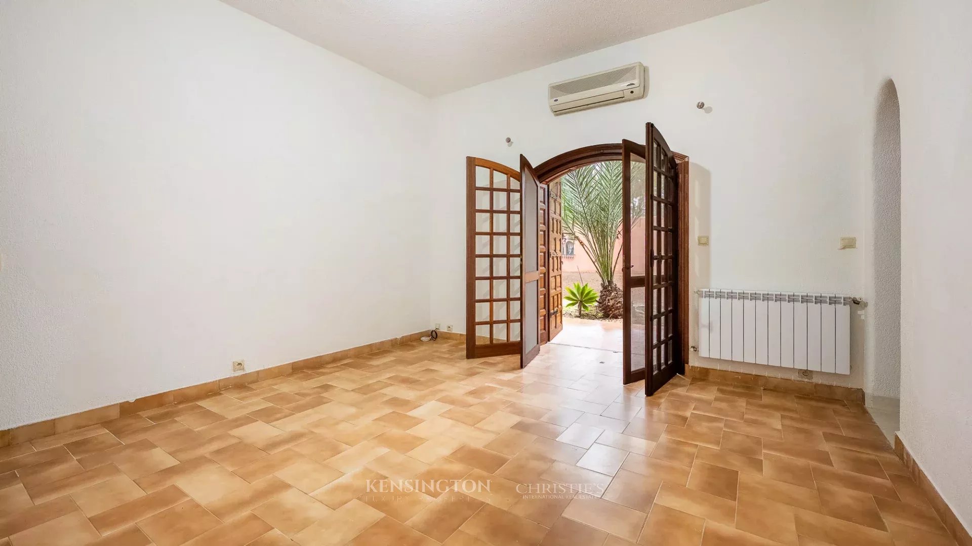 4 Bedroom Villa/Townhouse's Image 20