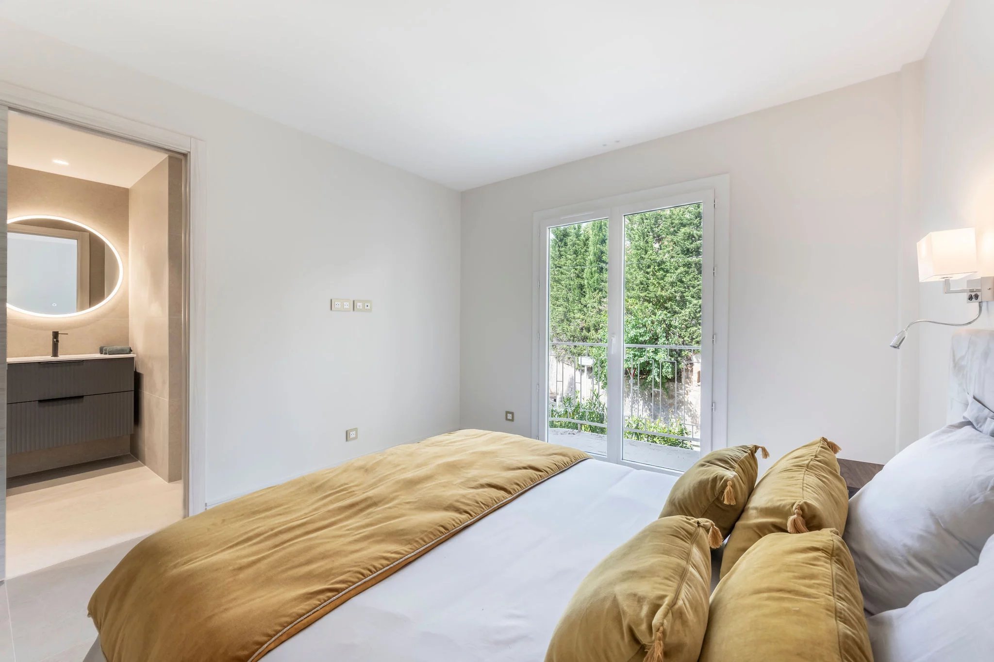 Image of Apartment - 2 Bedrooms for Sale in Alpes-Maritimes-Cannes-France, Image 6