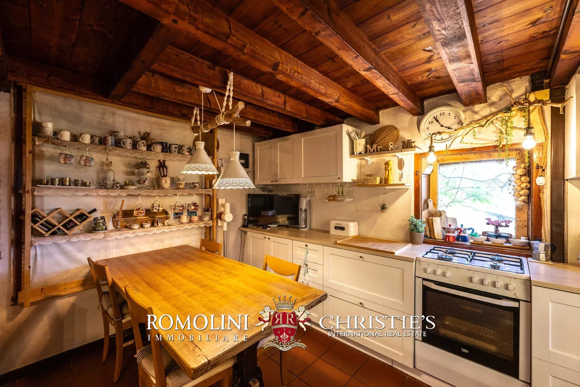 9 Bedroom Villa/Townhouse's Image 81