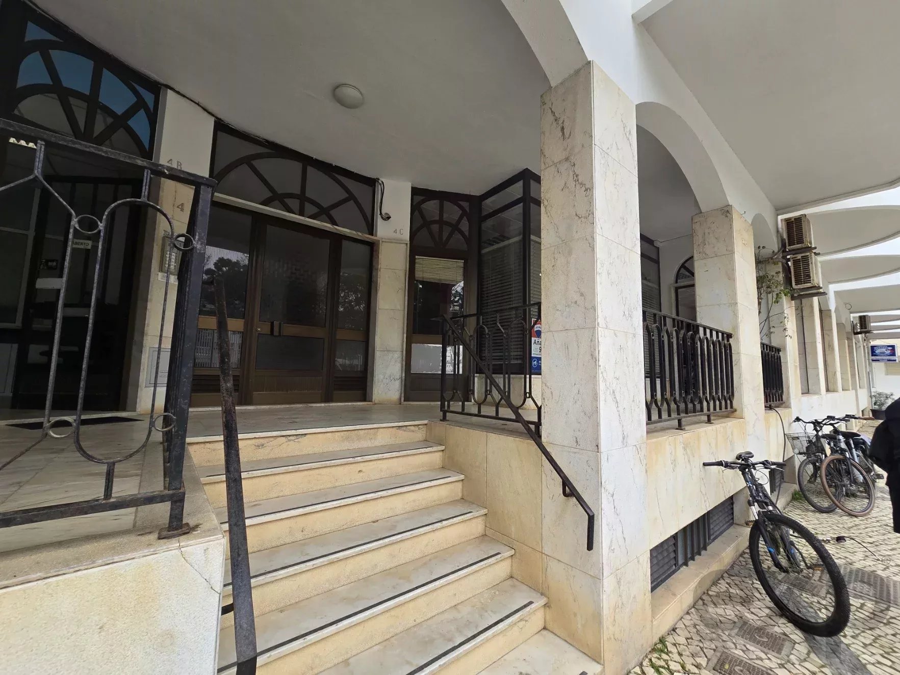Store with 72sqm in Monte Gordo 8900-111 image 6