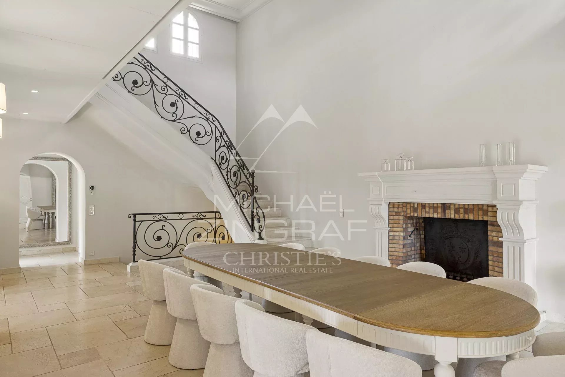 6 Bedroom Villa/Townhouse's Image 11