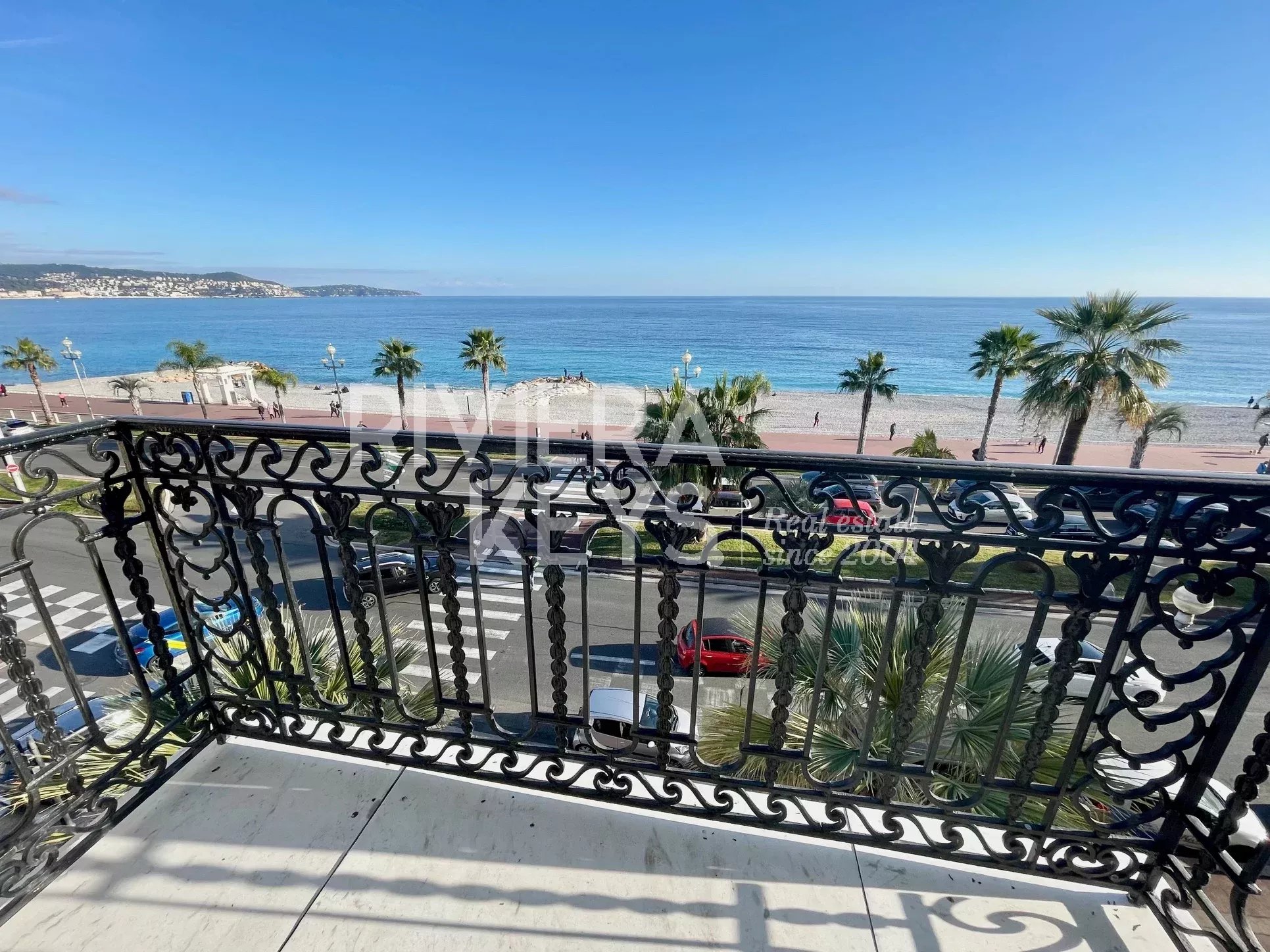 NICE – Promenade des Anglais: Renoverad 3-rumslägenhet med magnifik havsutsikt