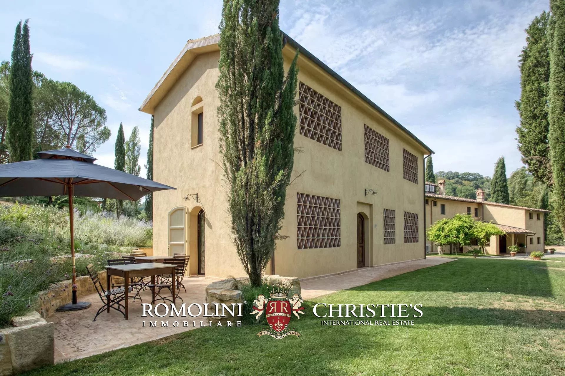 13 Bedroom Villa/Townhouse's Image 30