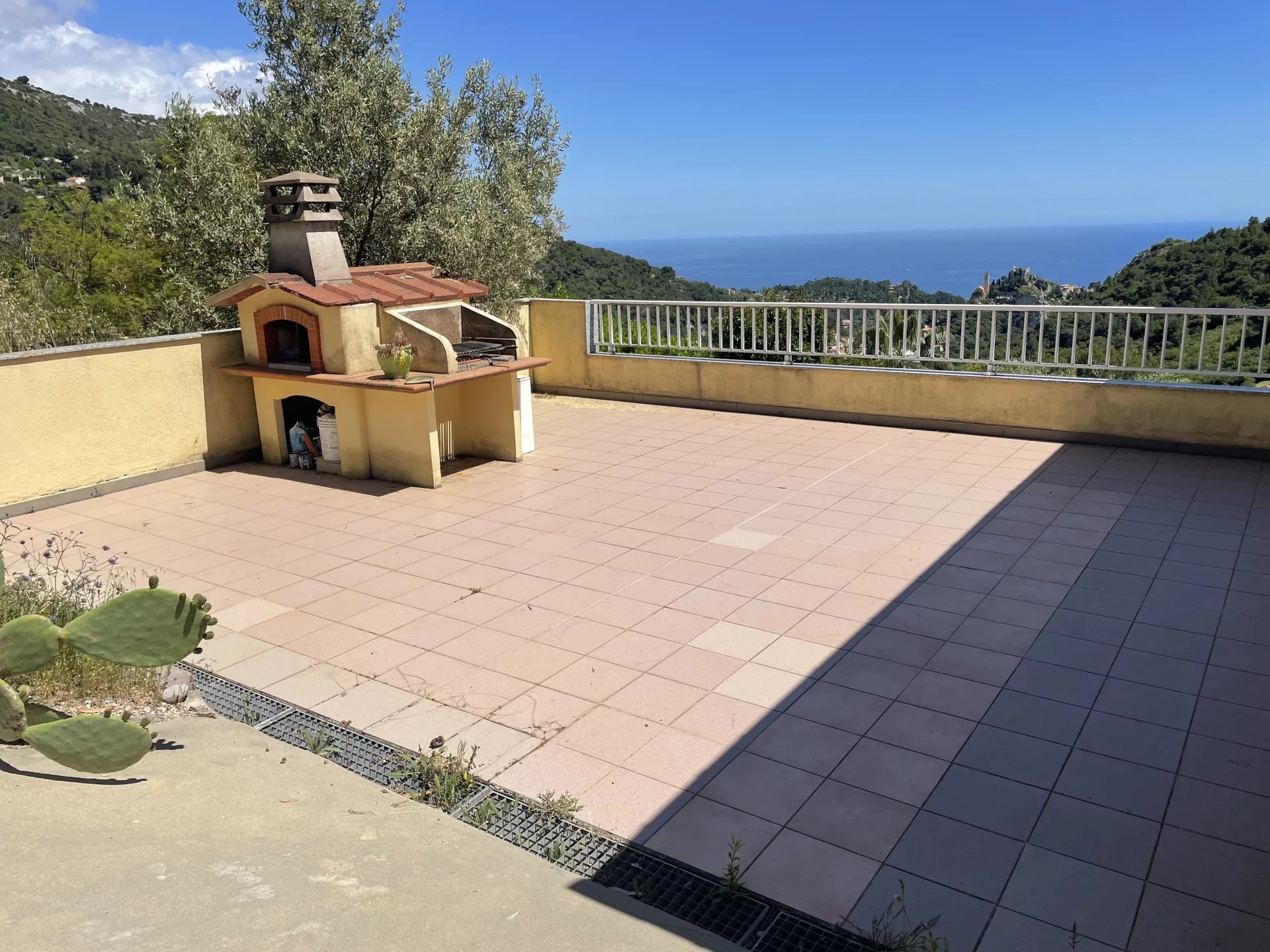 EZE VILLAGE/VILLA 4P VUE MER/PISCINE/STATIONNEMENTS