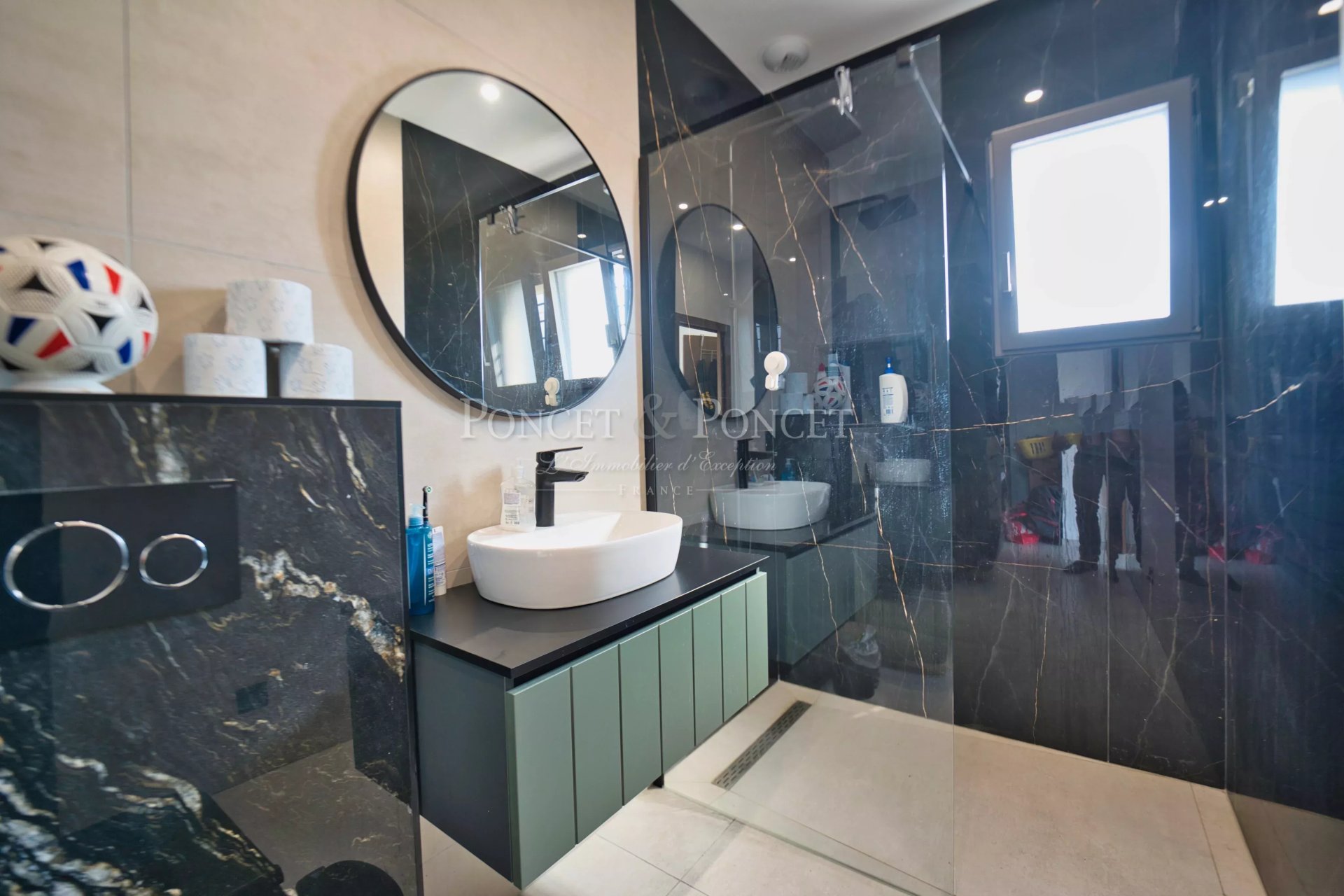5 Bedroom Villa/Townhouse's Image 14