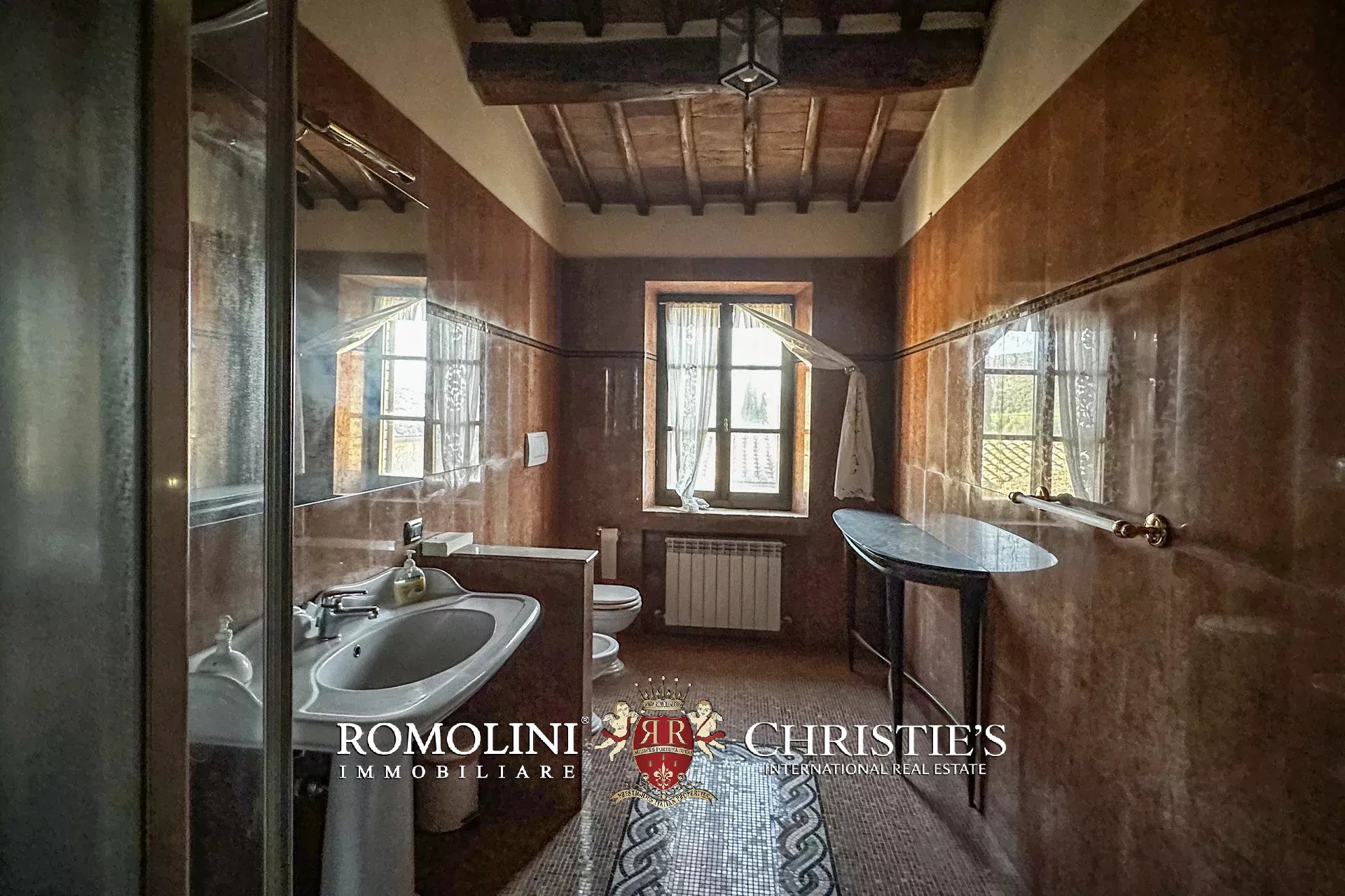 8 Bedroom Vineyard's Image 55