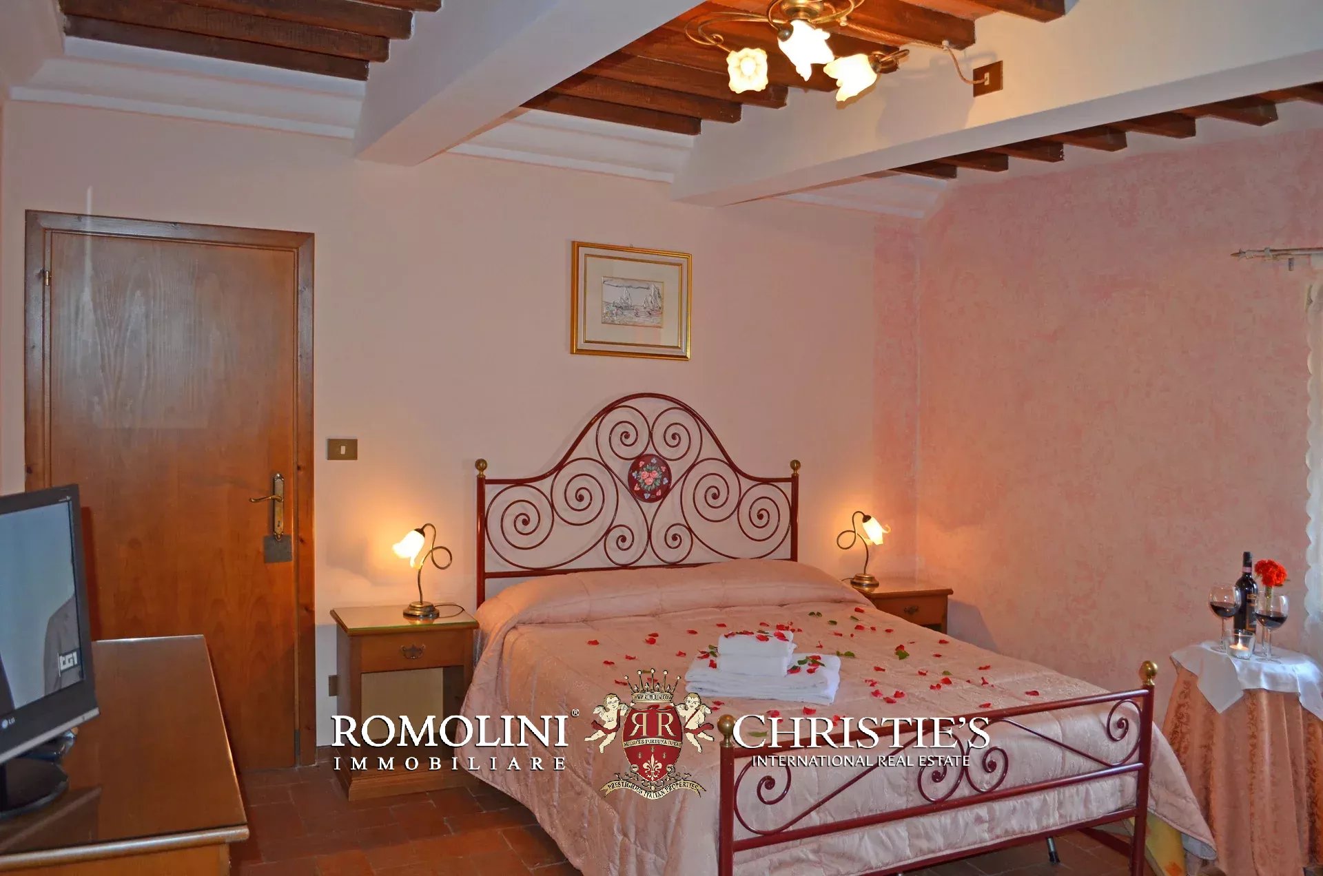 32 Bedroom Villa/Townhouse's Image 29