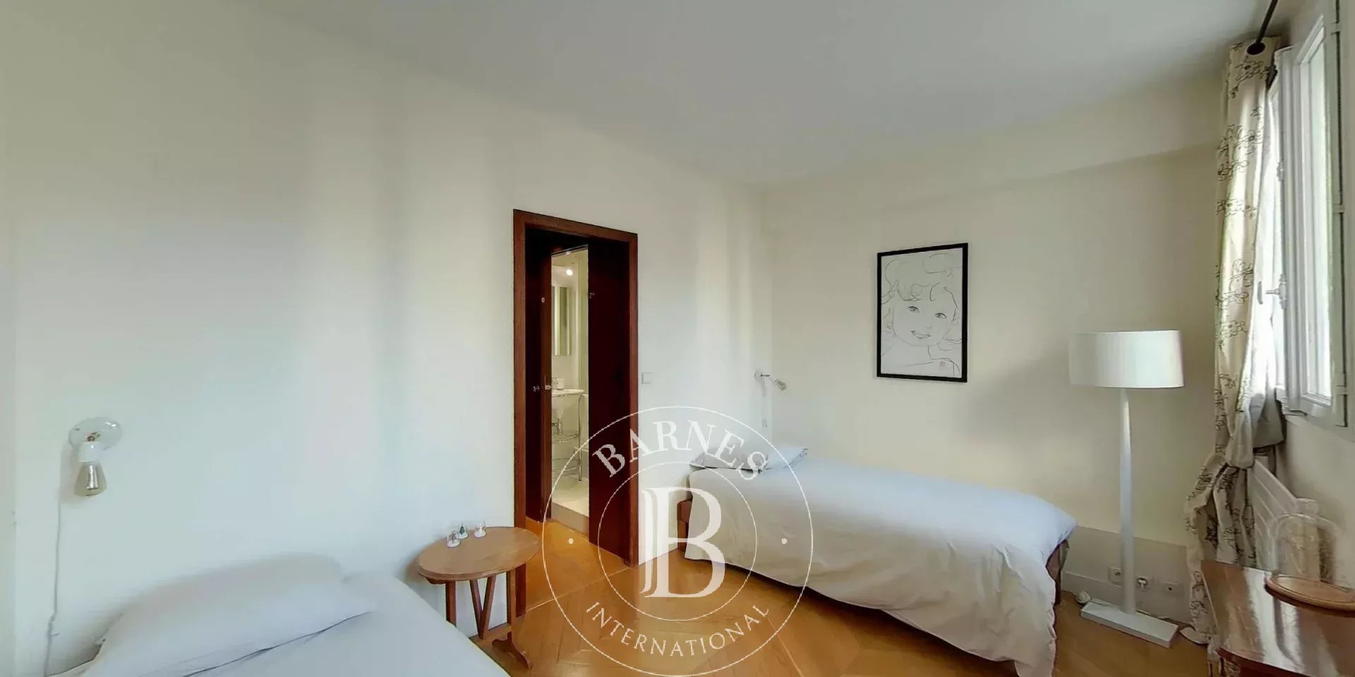 Daire Paris 8ème - picture 10